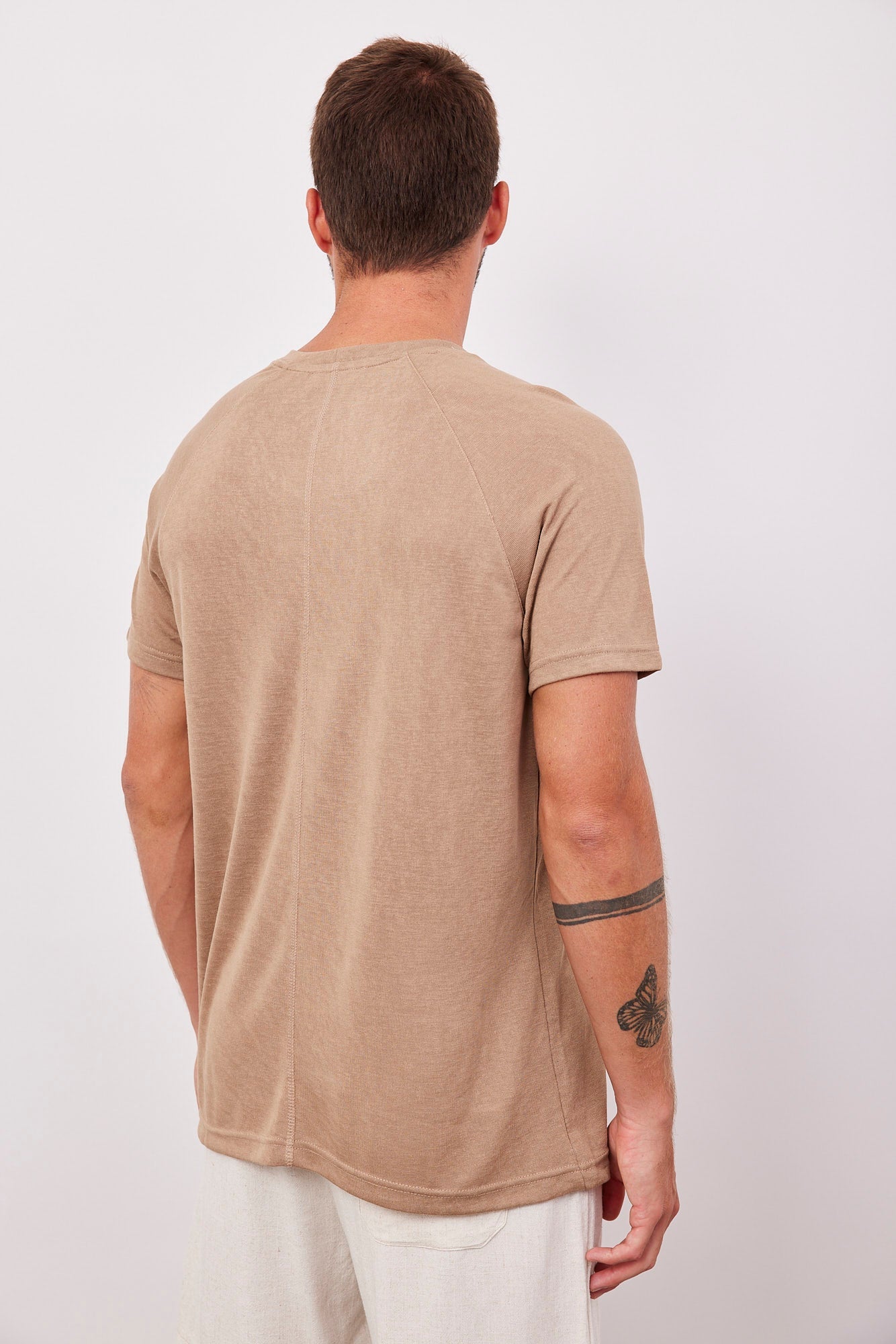 טי-שרט רגלן במראה פשתן - ITAY BRANDS