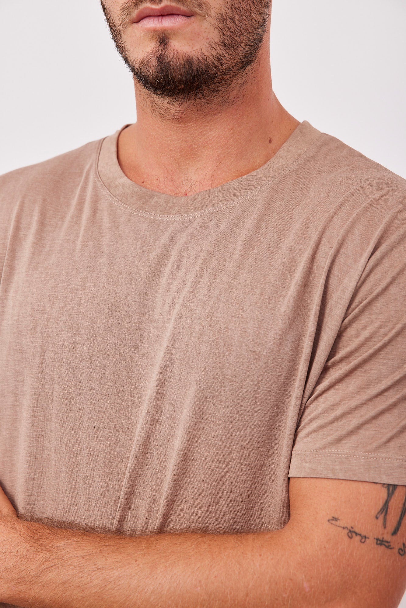 טי-שרט מבד שקפקף - ITAY BRANDS