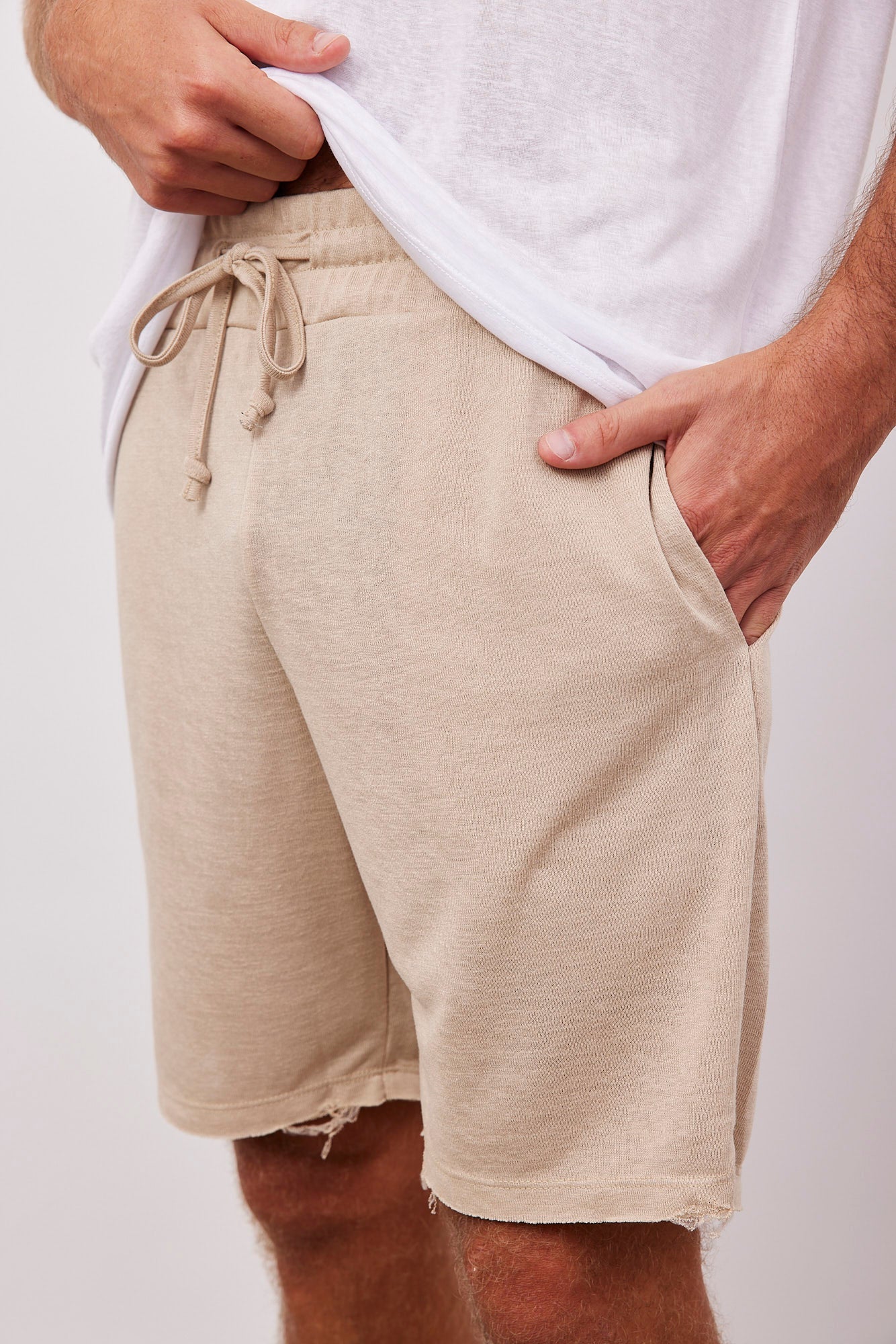 מכנסי ברמודה בשילוב קרעים - ITAY BRANDS