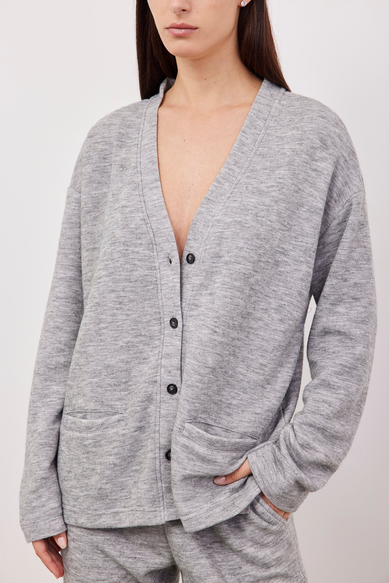 חליפה ארוכה עם קרדיגן בסגירת כפתורים - ITAY BRANDS