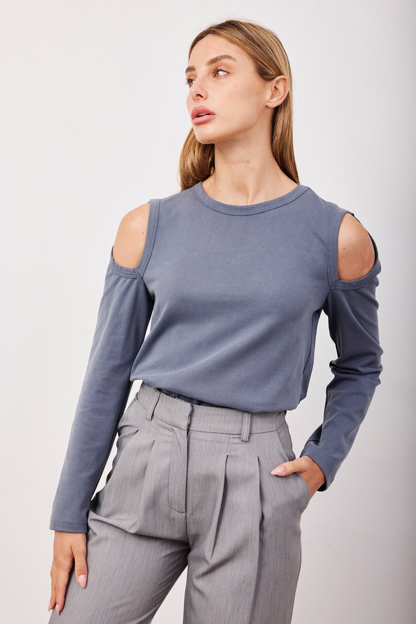 חולצה עם פתחים בכתפיים - ITAY BRANDS