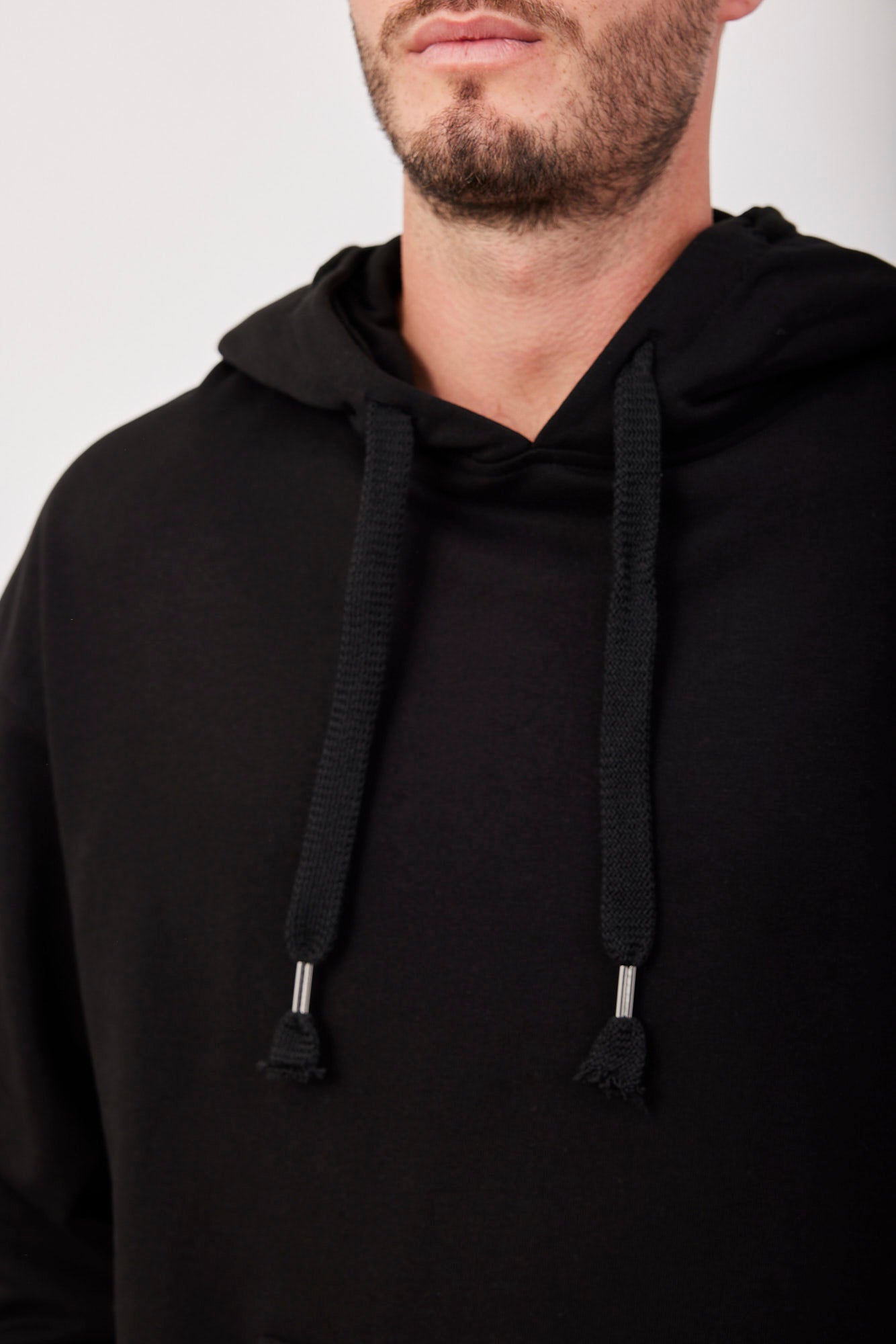 סווטשירט עם קפוצ׳ון וכיס קדמי - ITAY BRANDS