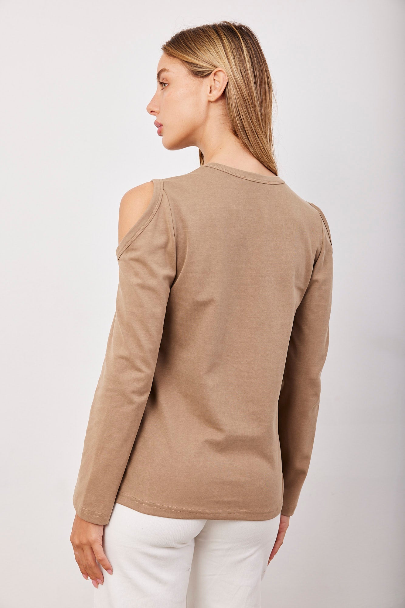 חולצה עם פתחים בכתפיים - ITAY BRANDS