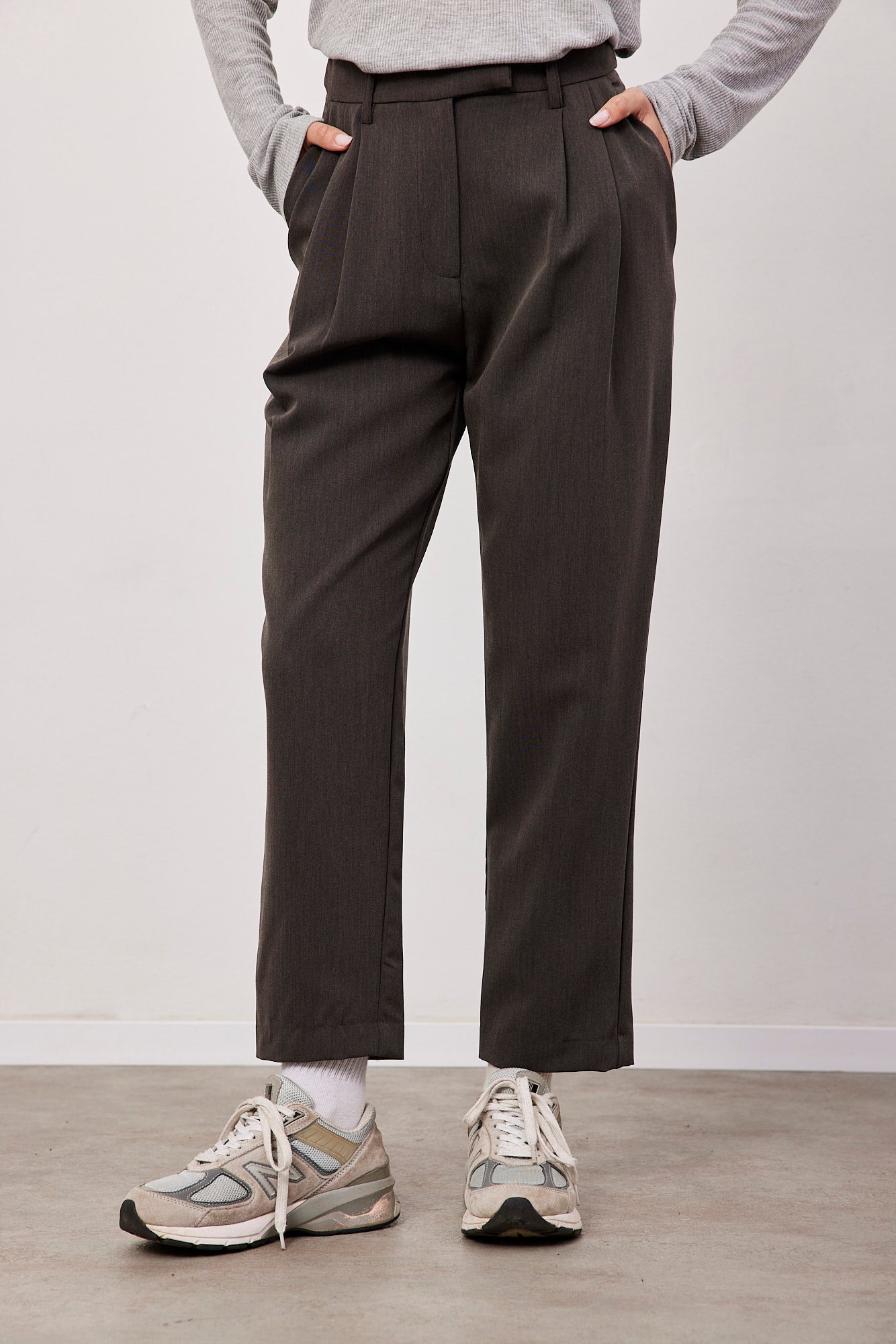 מכנסיים מחויטים באורך הקרסול - ITAY BRANDS