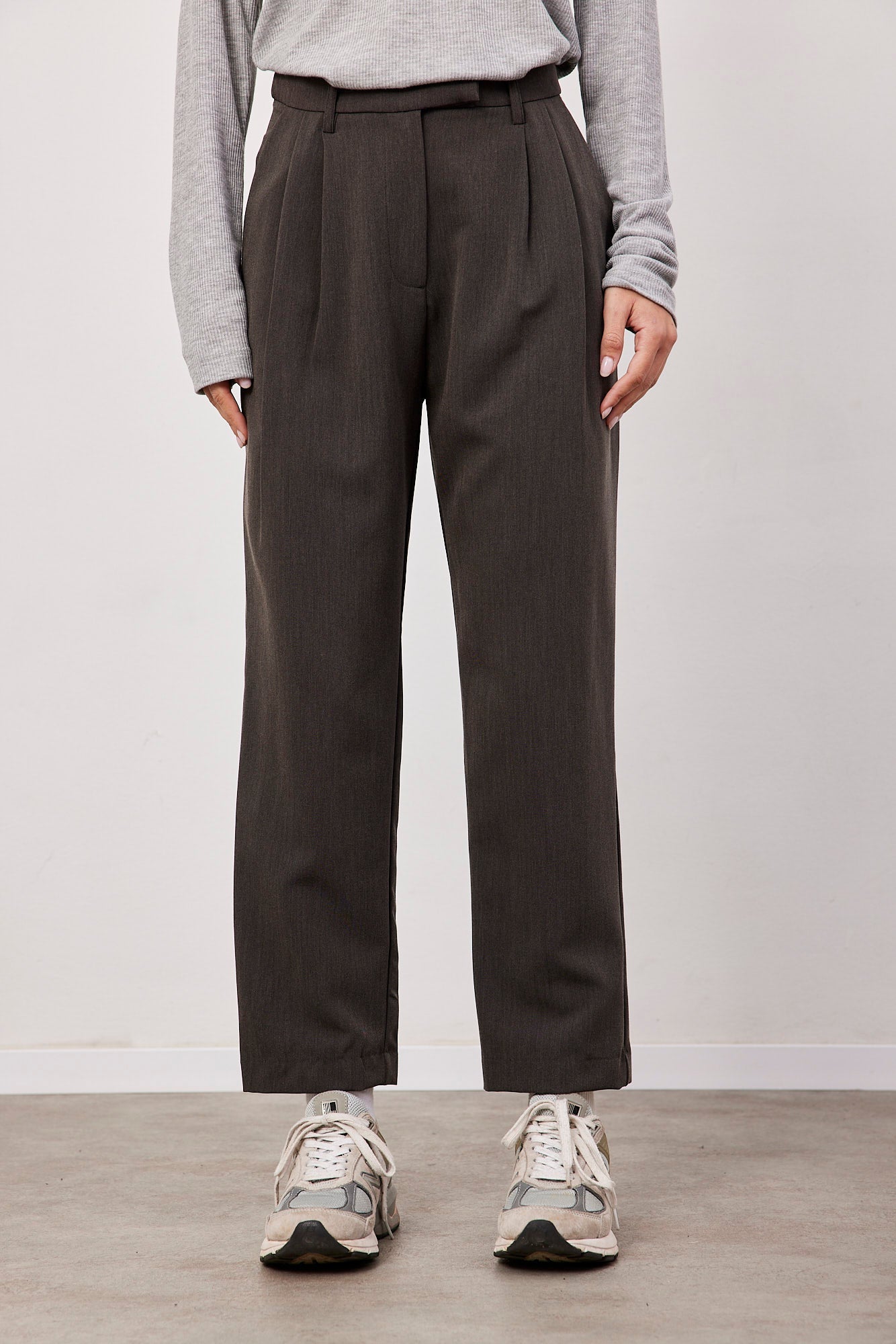 מכנסיים מחויטים באורך הקרסול - ITAY BRANDS