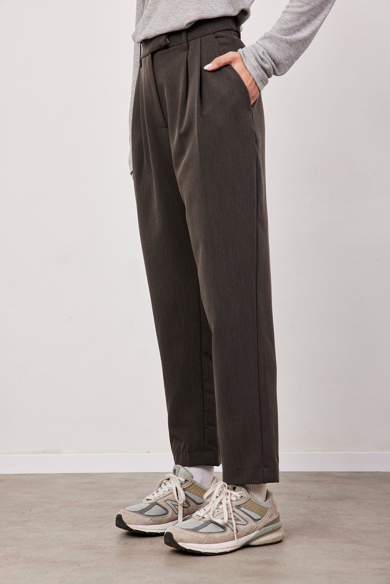 מכנסיים מחויטים באורך הקרסול - ITAY BRANDS