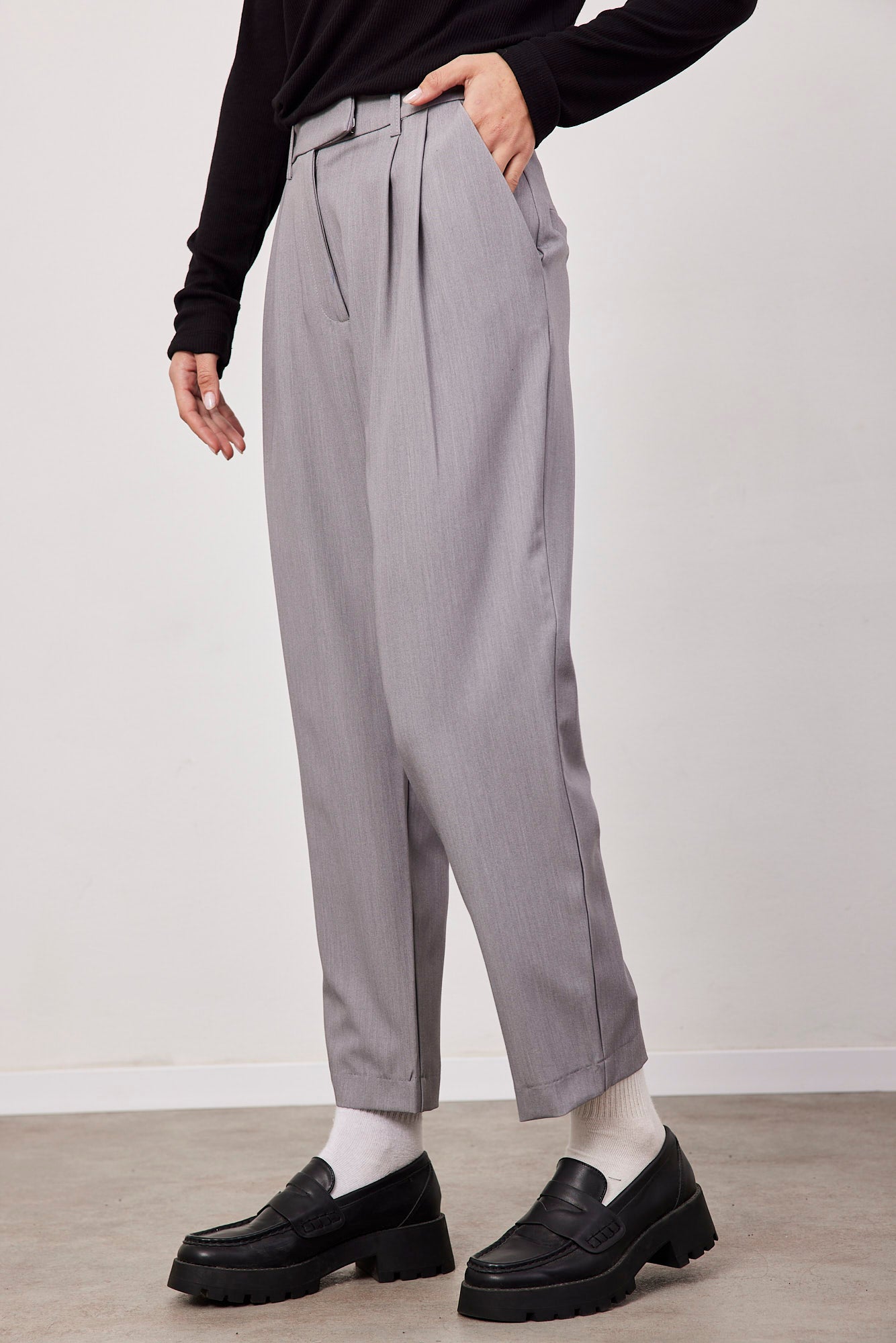 מכנסיים מחויטים באורך הקרסול - ITAY BRANDS