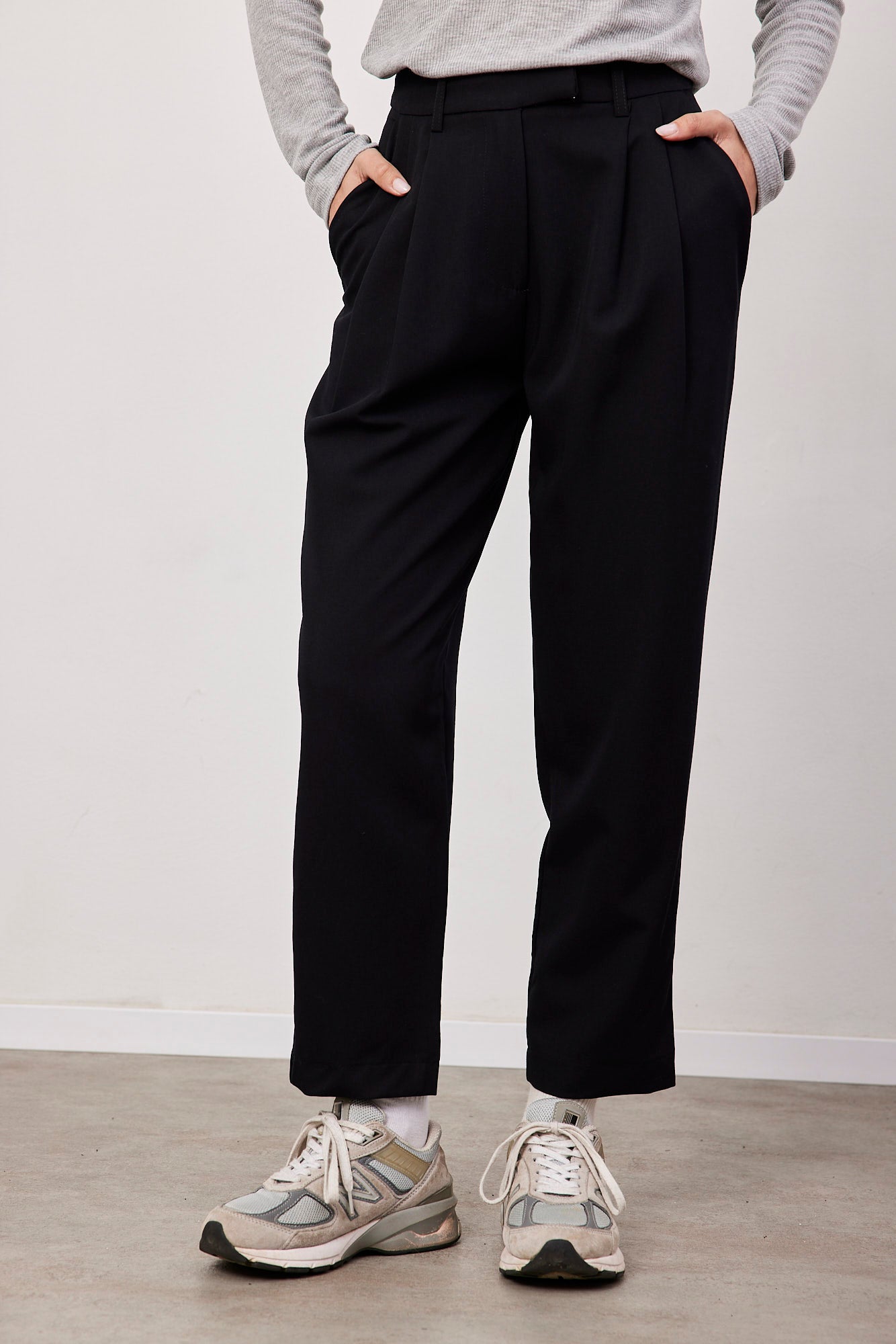 מכנסיים מחויטים באורך הקרסול - ITAY BRANDS