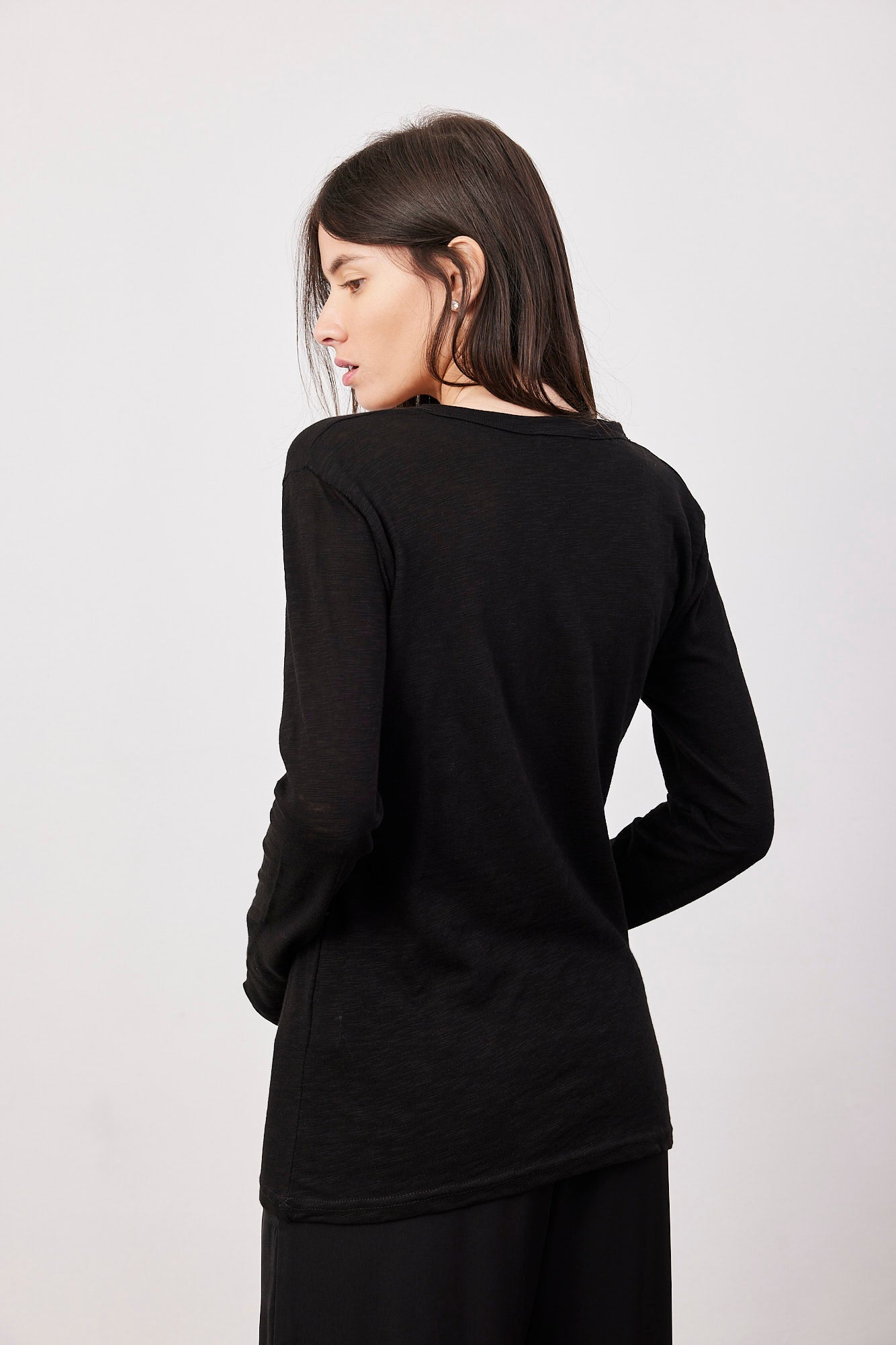 חולצת וי בייסיק שרוול כפפה - ITAY BRANDS