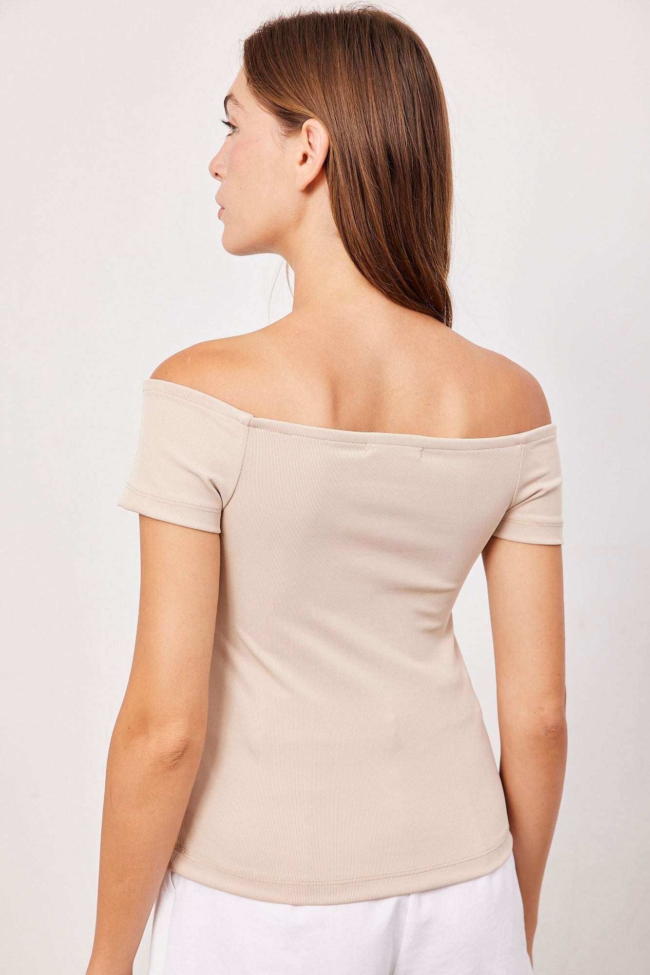 חולצת אוף שולדרס מבד מחטב - ITAY BRANDS