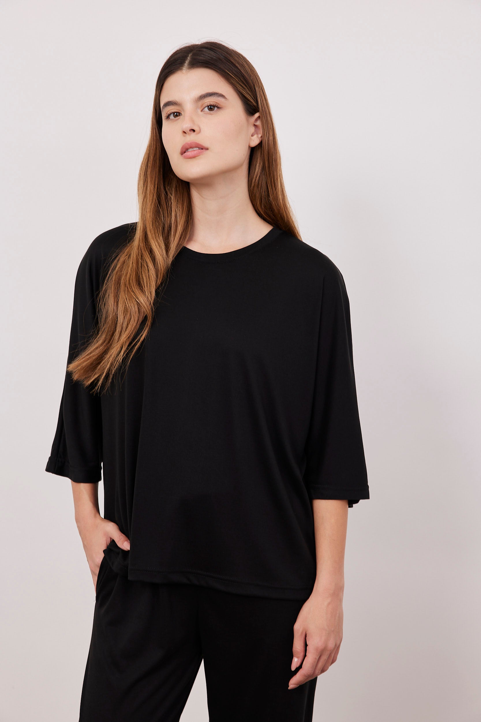 חולצת סריג מבד מודל