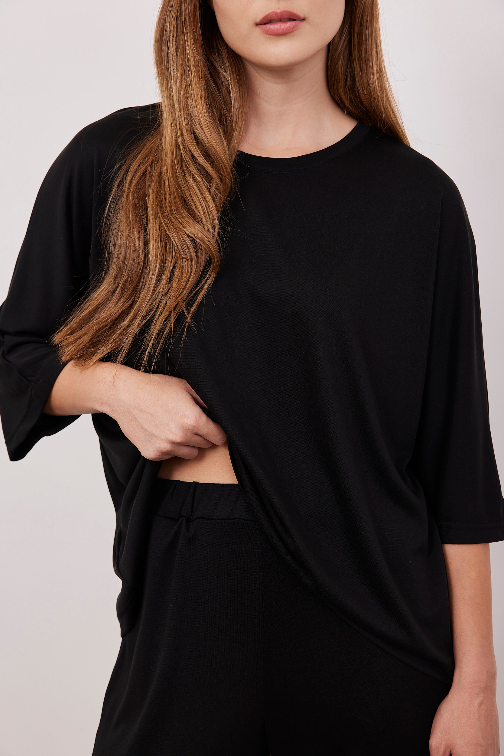 חולצת סריג מבד מודל