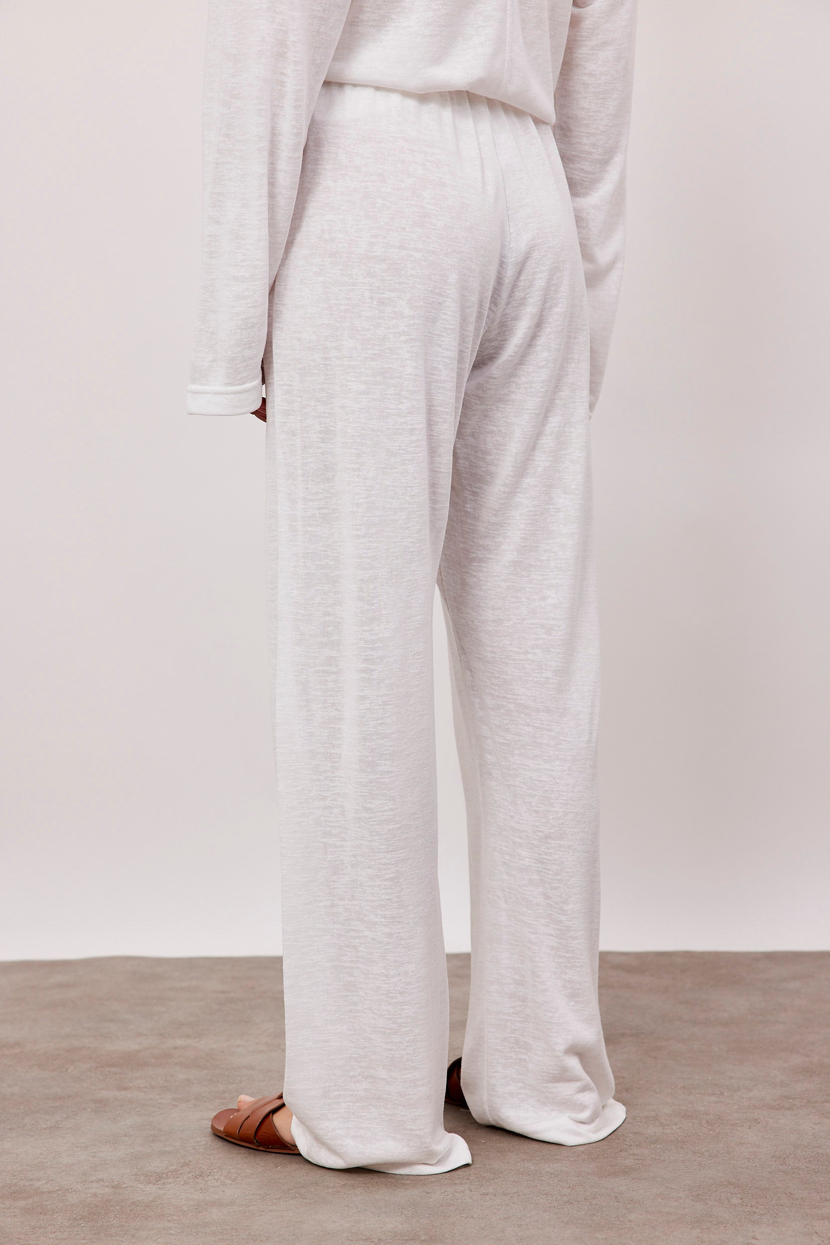 מכנסי סלאב ארוכים מראה פשתן