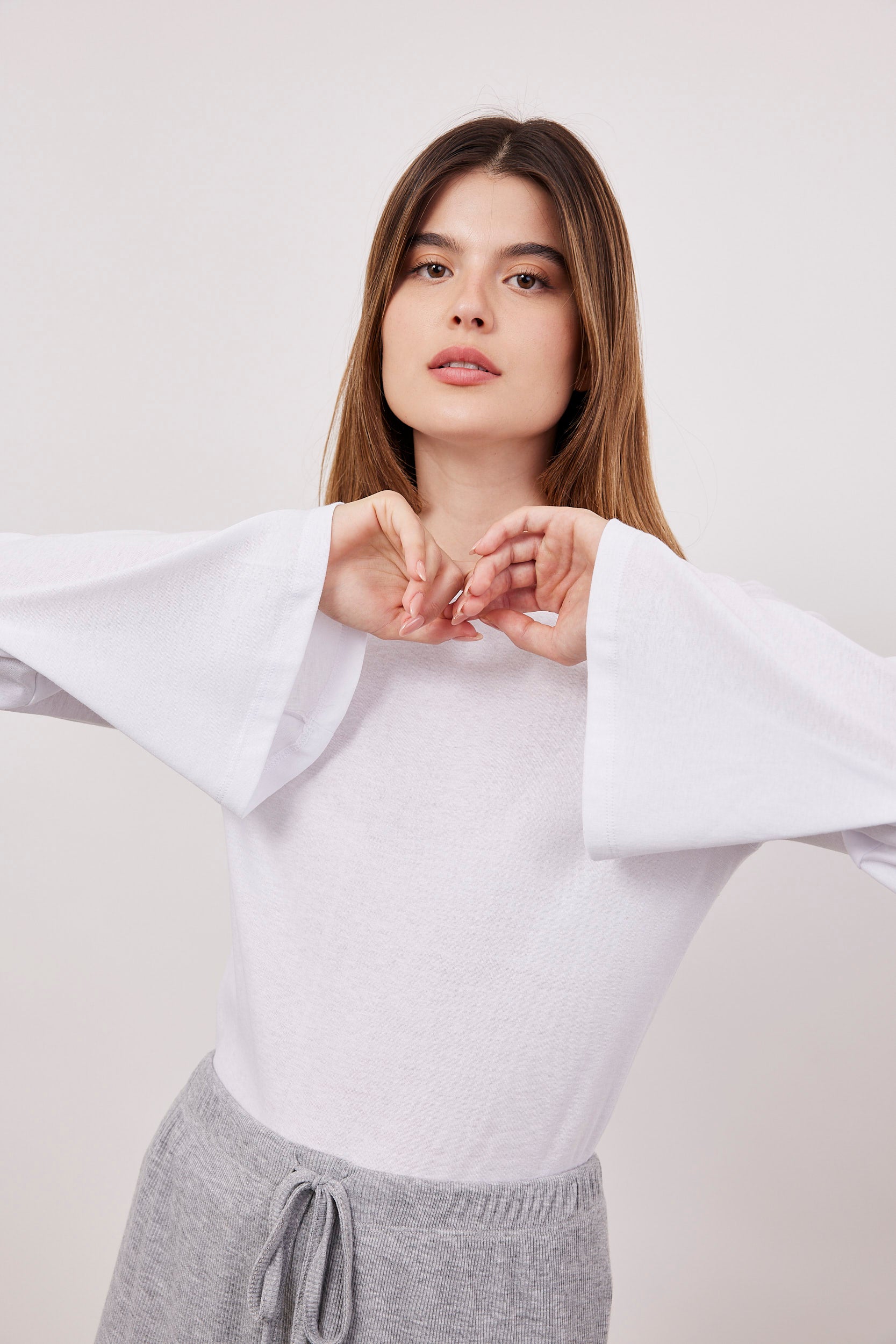 חולצה ארוכה שרוולים מתרחבים