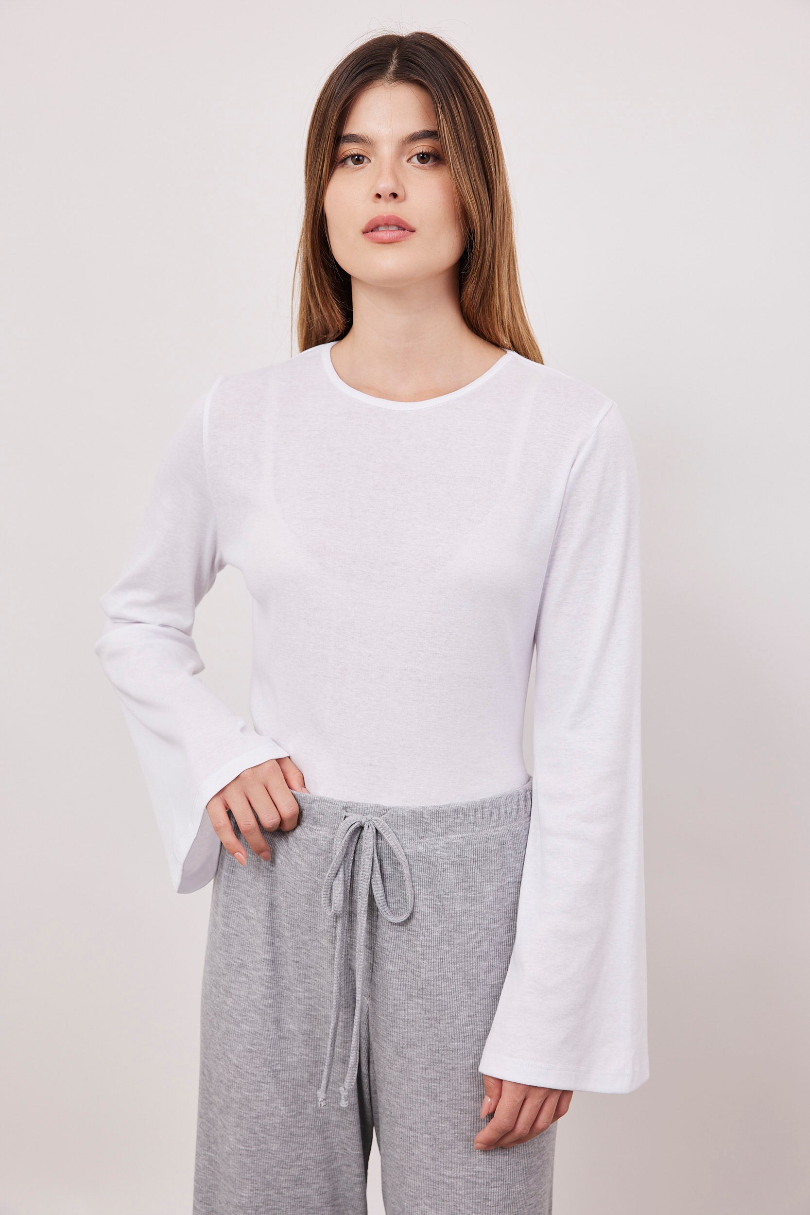 חולצה ארוכה שרוולים מתרחבים