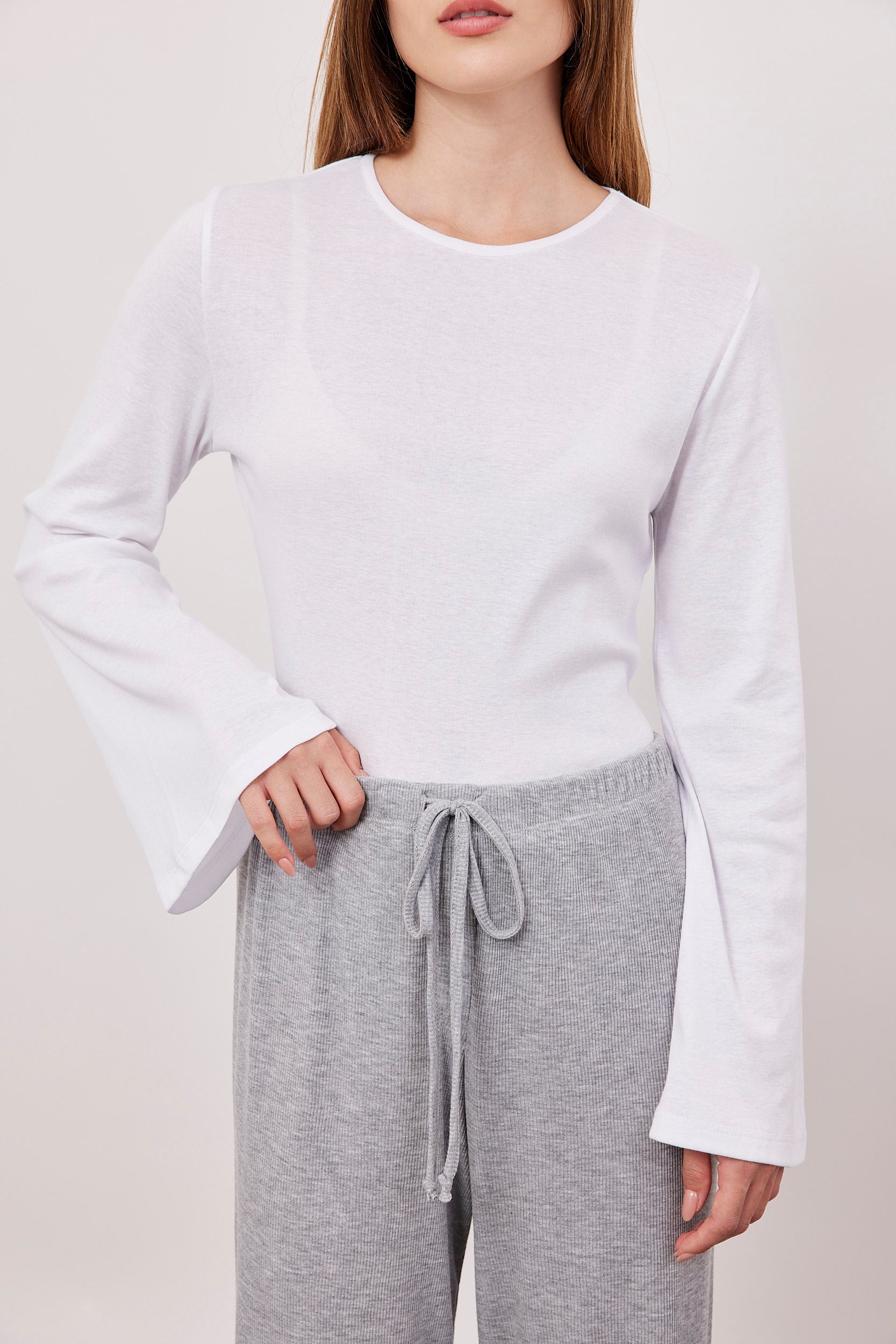 חולצה ארוכה שרוולים מתרחבים