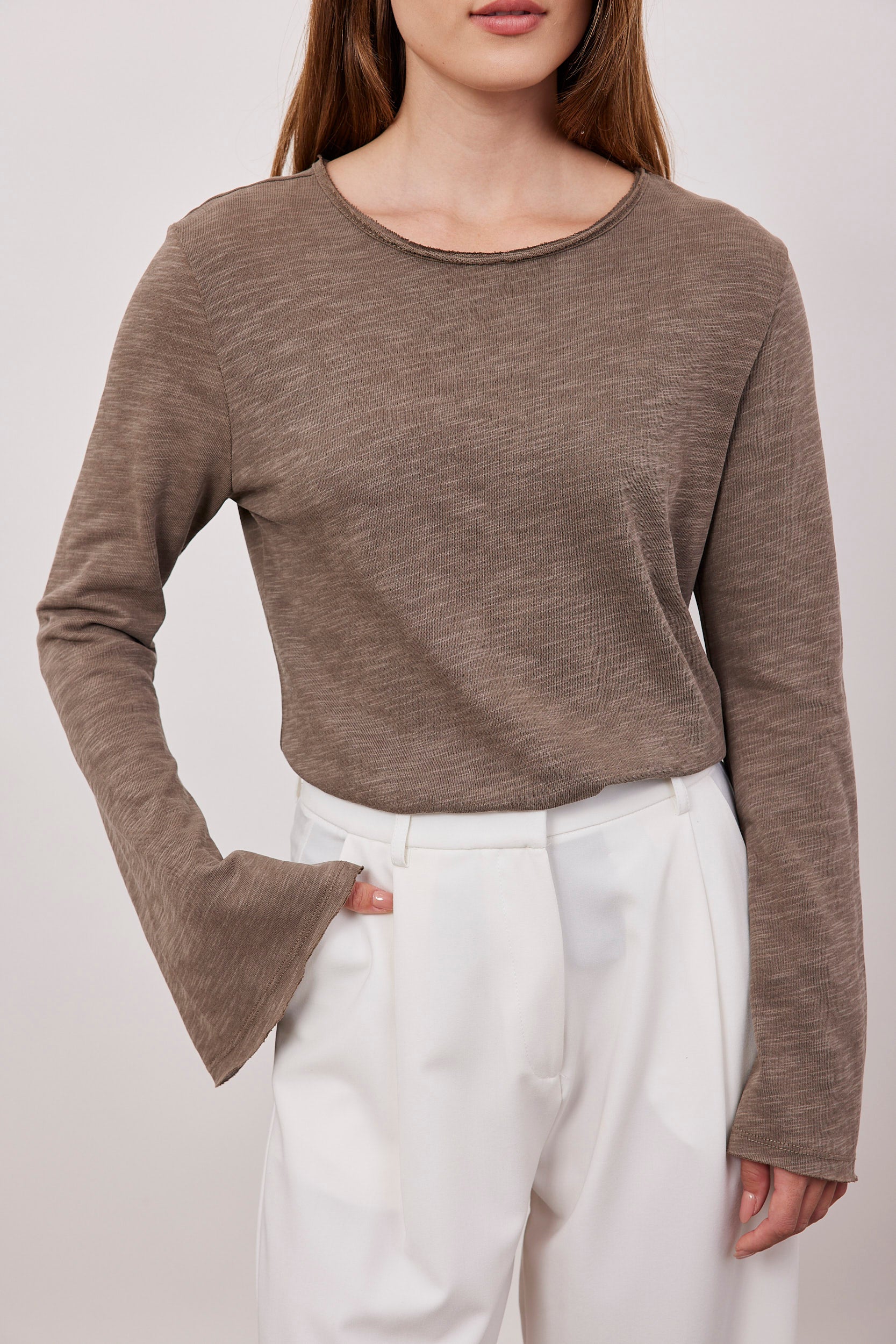 חולצה ארוכה בטקסטורה