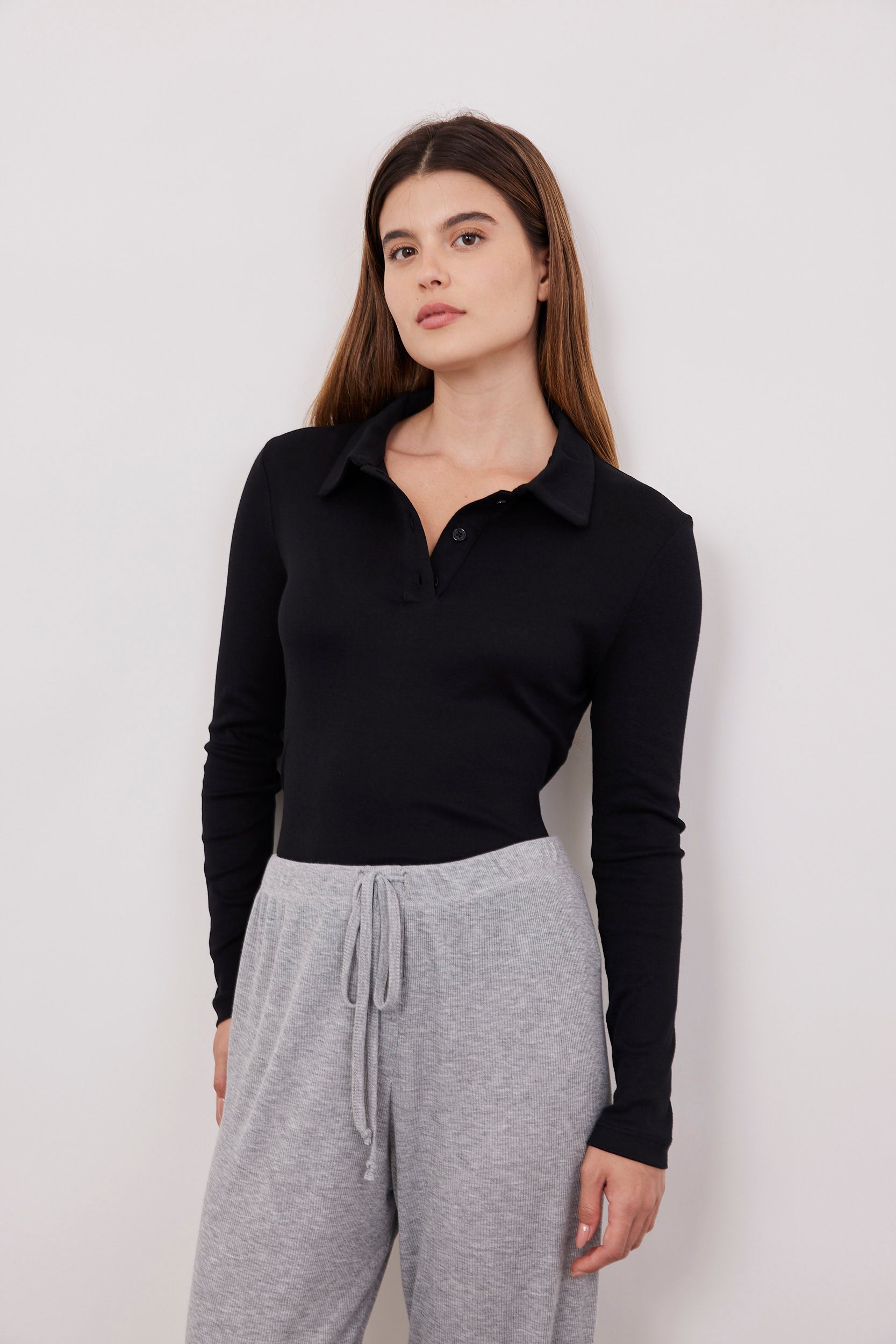 חולצה ארוכה עם צווארון מכופתר