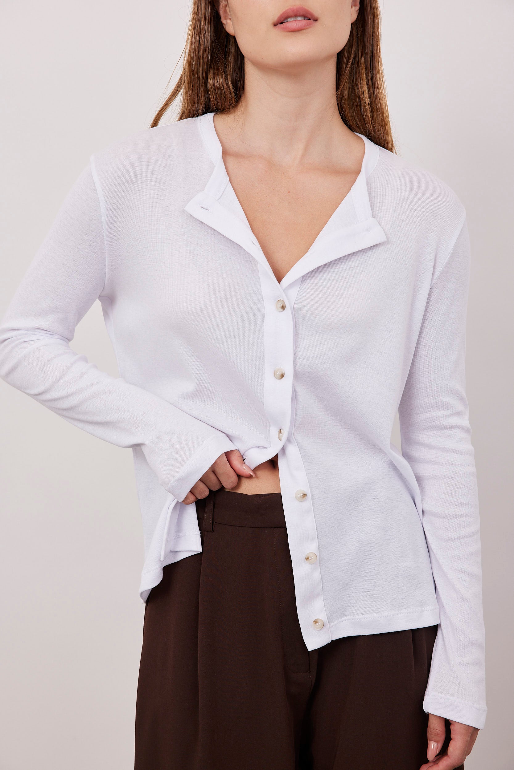 חולצת כותנה ארוכה מכופתרת