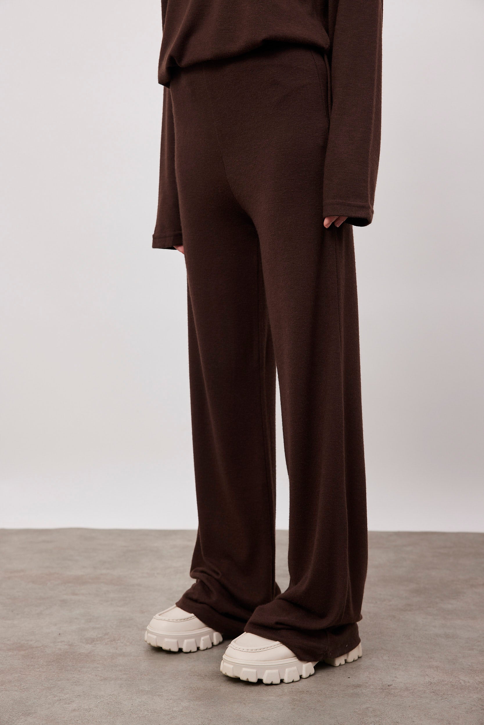 מכנסי סריג ארוכים עם גומי