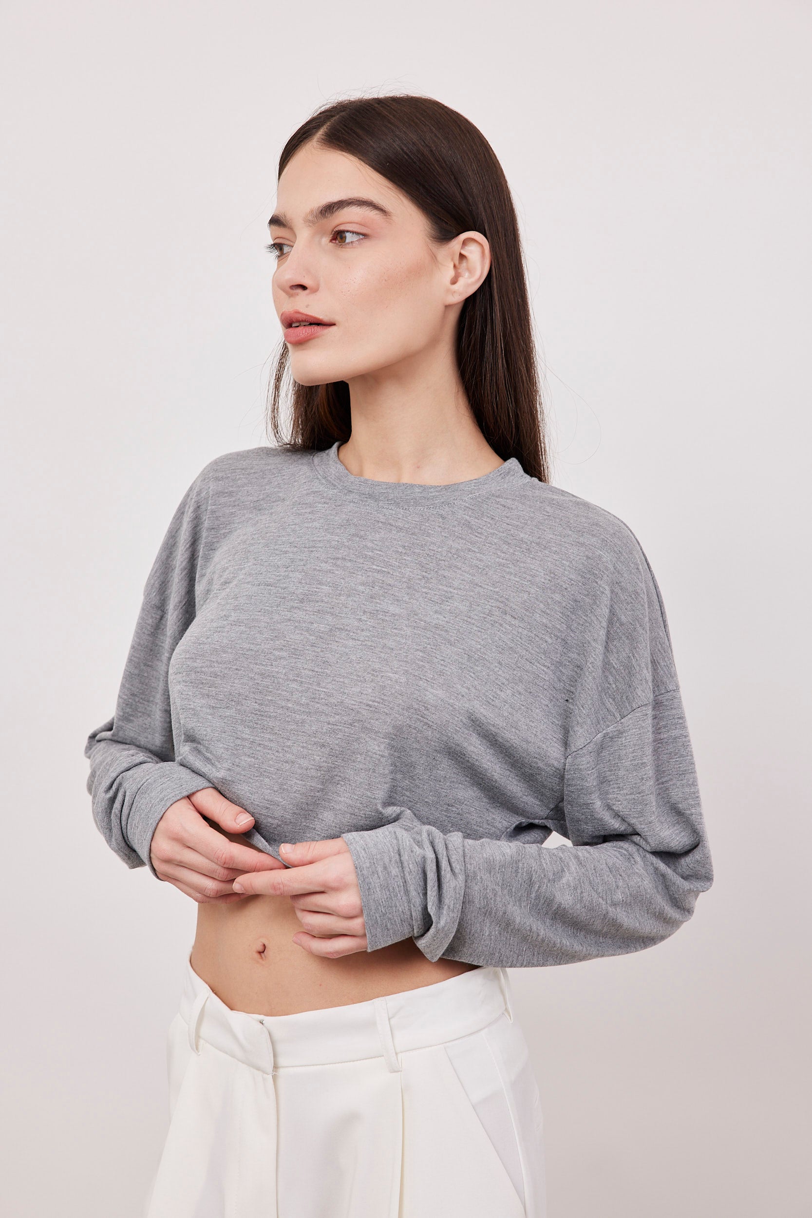 חולצת קרופ ארוכה בסיומת פרומה