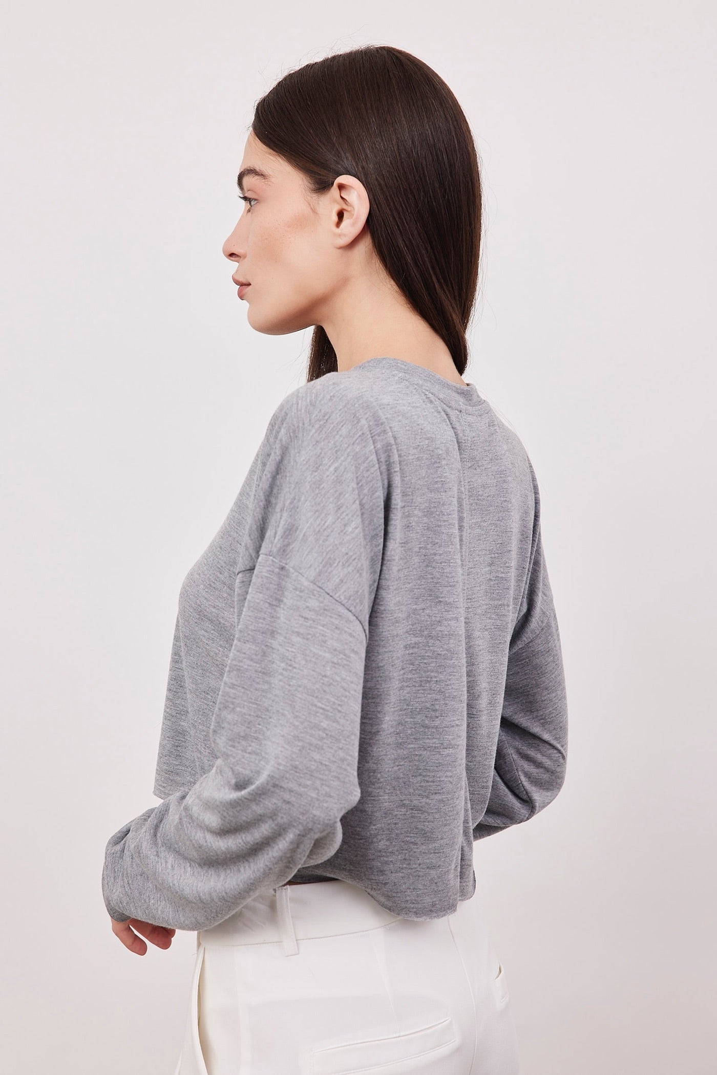 חולצת קרופ ארוכה בסיומת פרומה