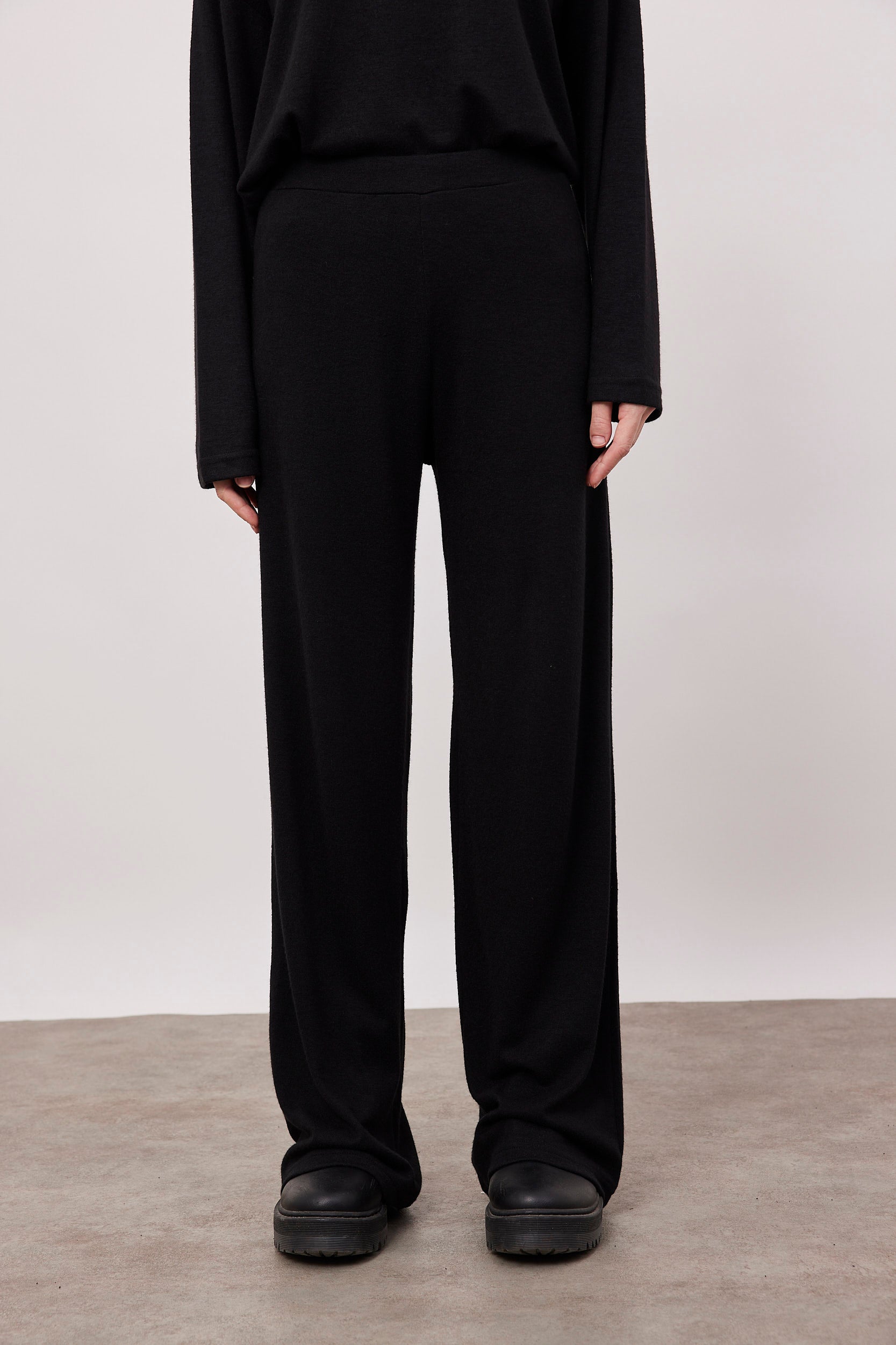 מכנסי סריג ארוכים עם גומי