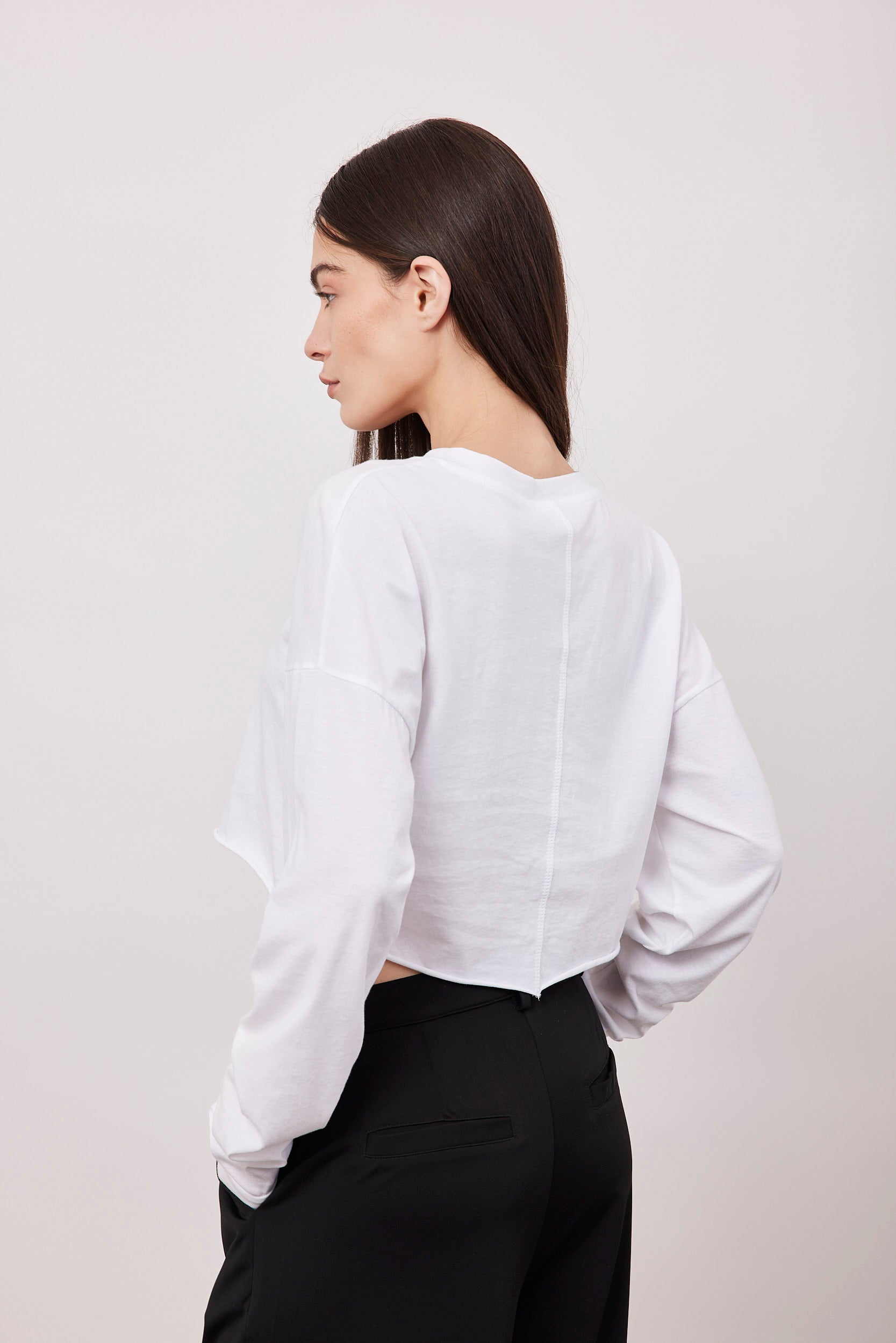 חולצת קרופ ארוכה בסיומת פרומה