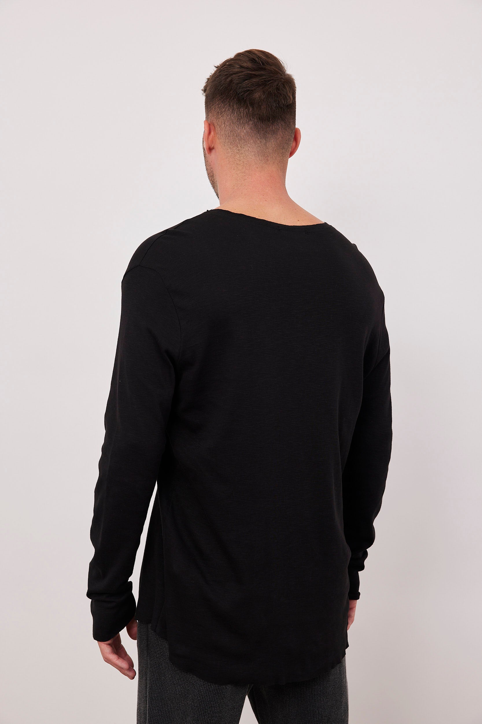 חולצה ארוכה בשילוב כפתורים