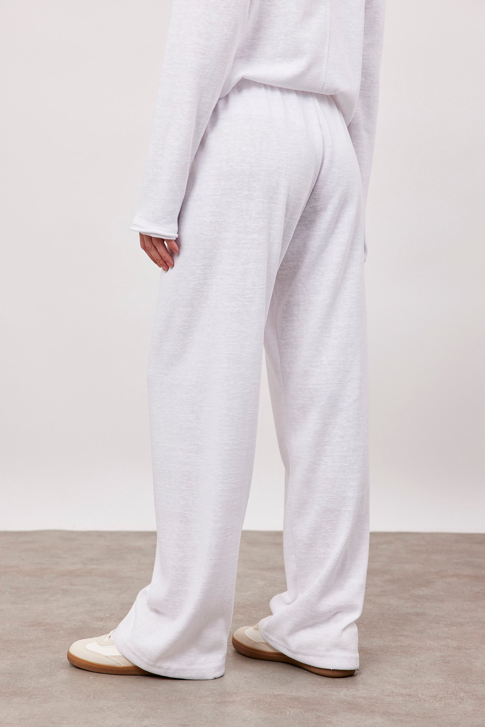 מכנסיים ארוכים במראה פשתן