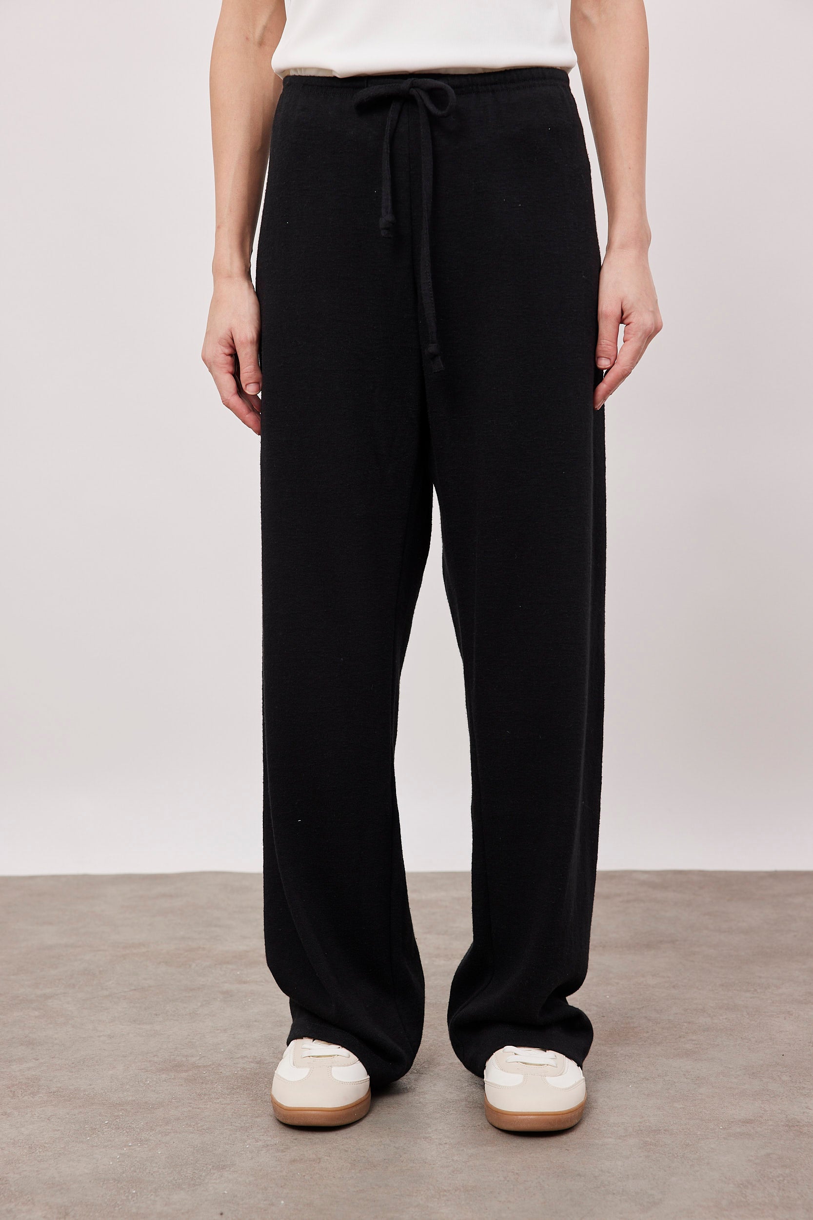 מכנסיים ארוכים במראה פשתן