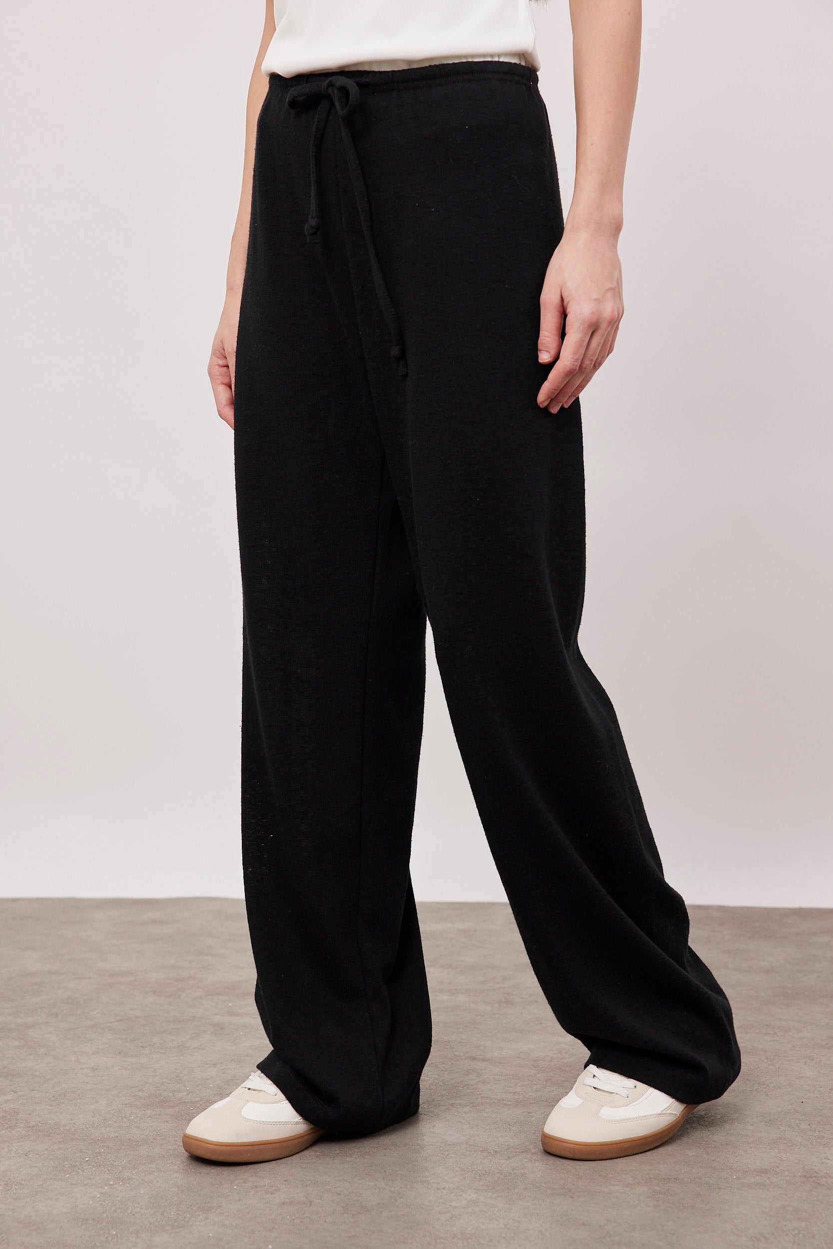 מכנסיים ארוכים במראה פשתן