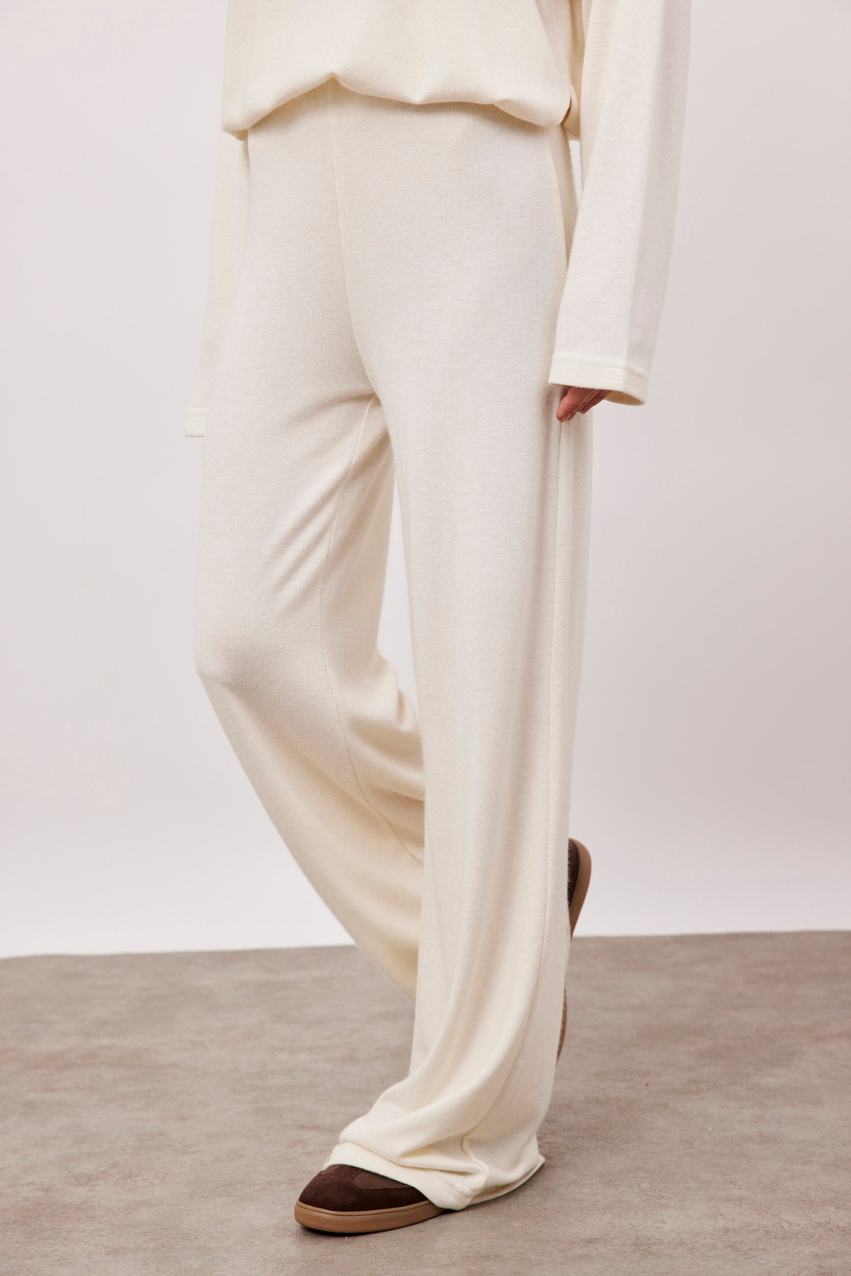 מכנסי סריג ארוכים עם גומי