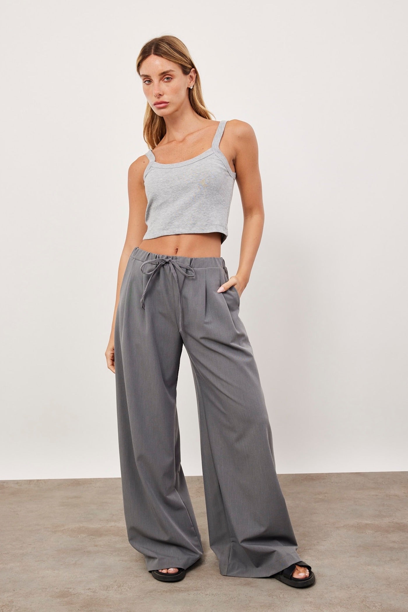 מכנסיים רחבים עם קשירה - ITAY BRANDS