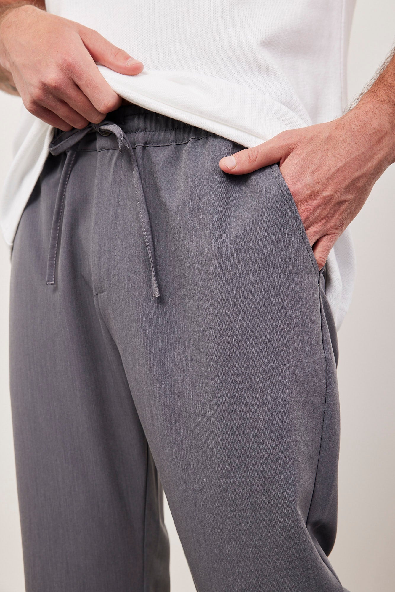 מכנסיים במראה מחוייט עם גומי במות - ITAY BRANDS