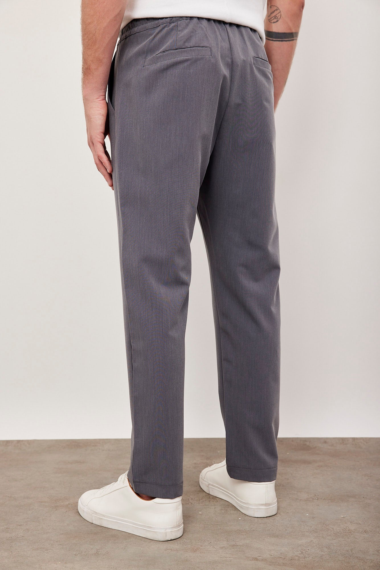 מכנסיים במראה מחוייט עם גומי במות - ITAY BRANDS