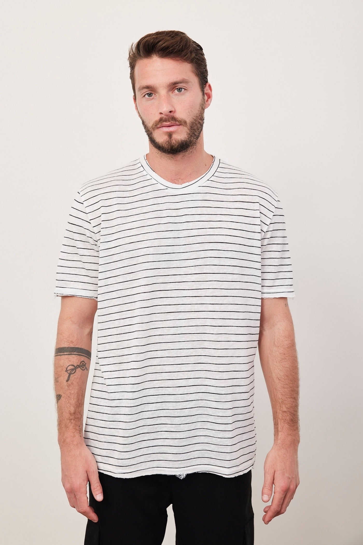 טי-שרט פסים עם קרעים - ITAY BRANDS