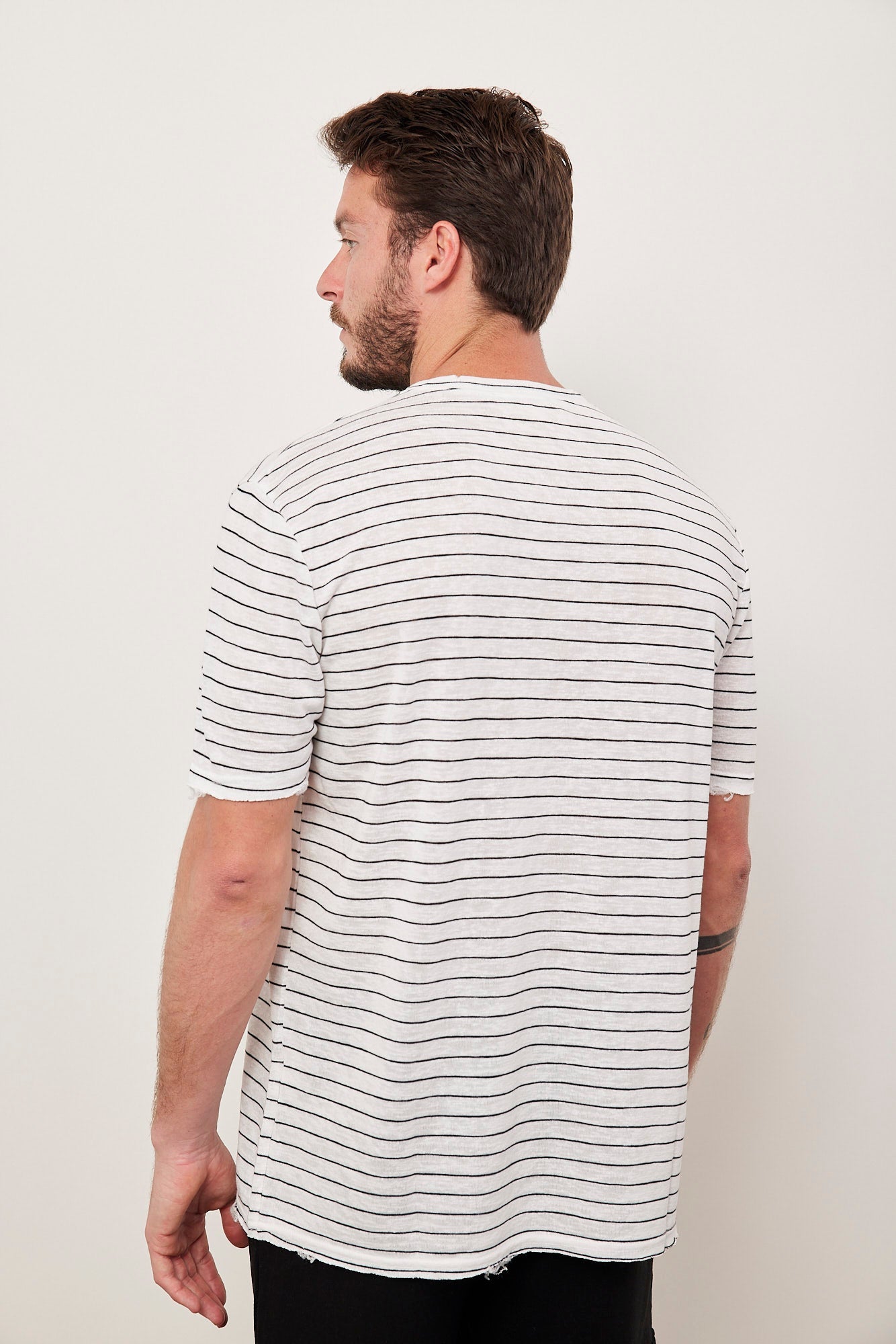 טי-שרט פסים עם קרעים - ITAY BRANDS