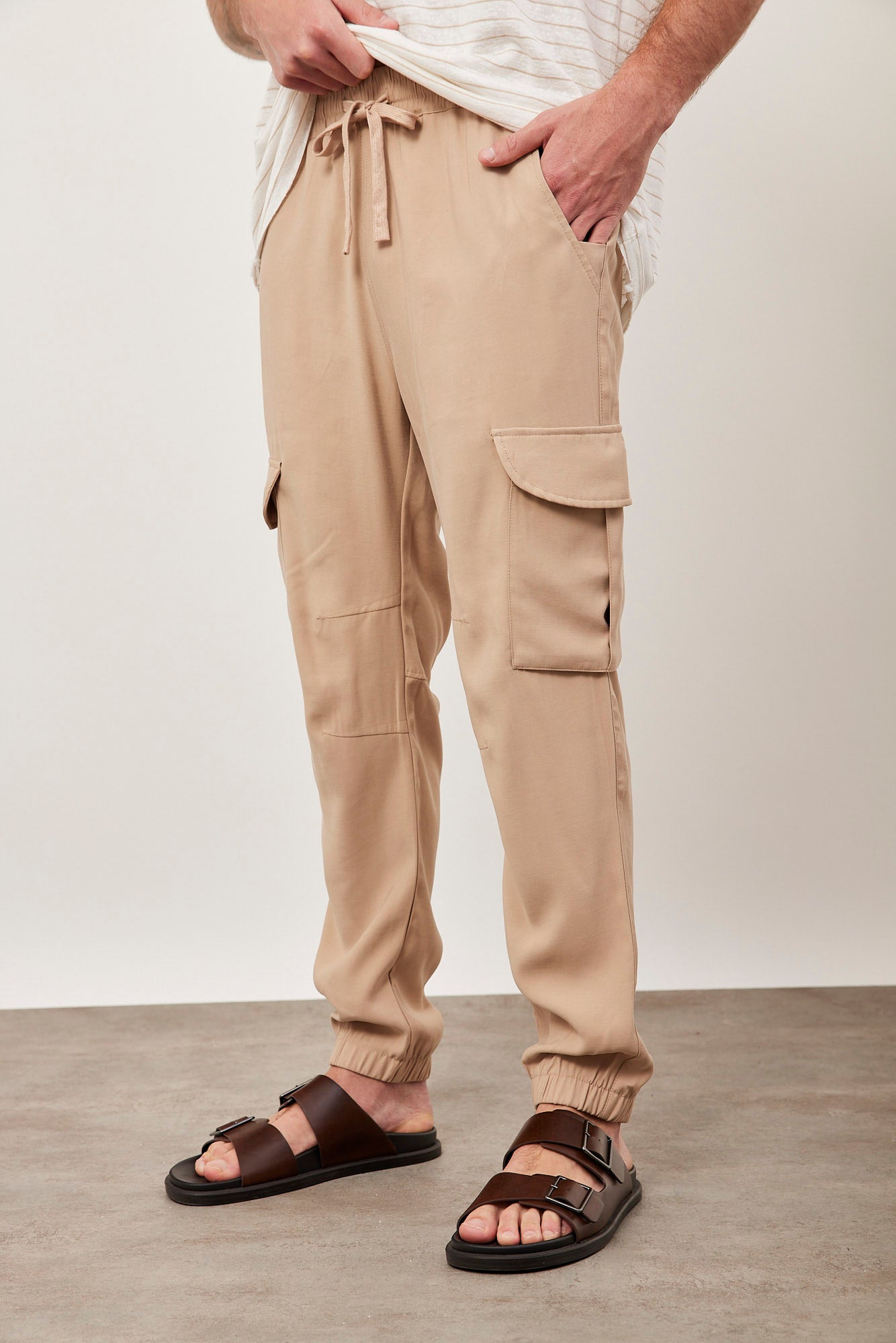 מכנסי טרנינג במראה דגמ"ח סיומת גומי - ITAY BRANDS