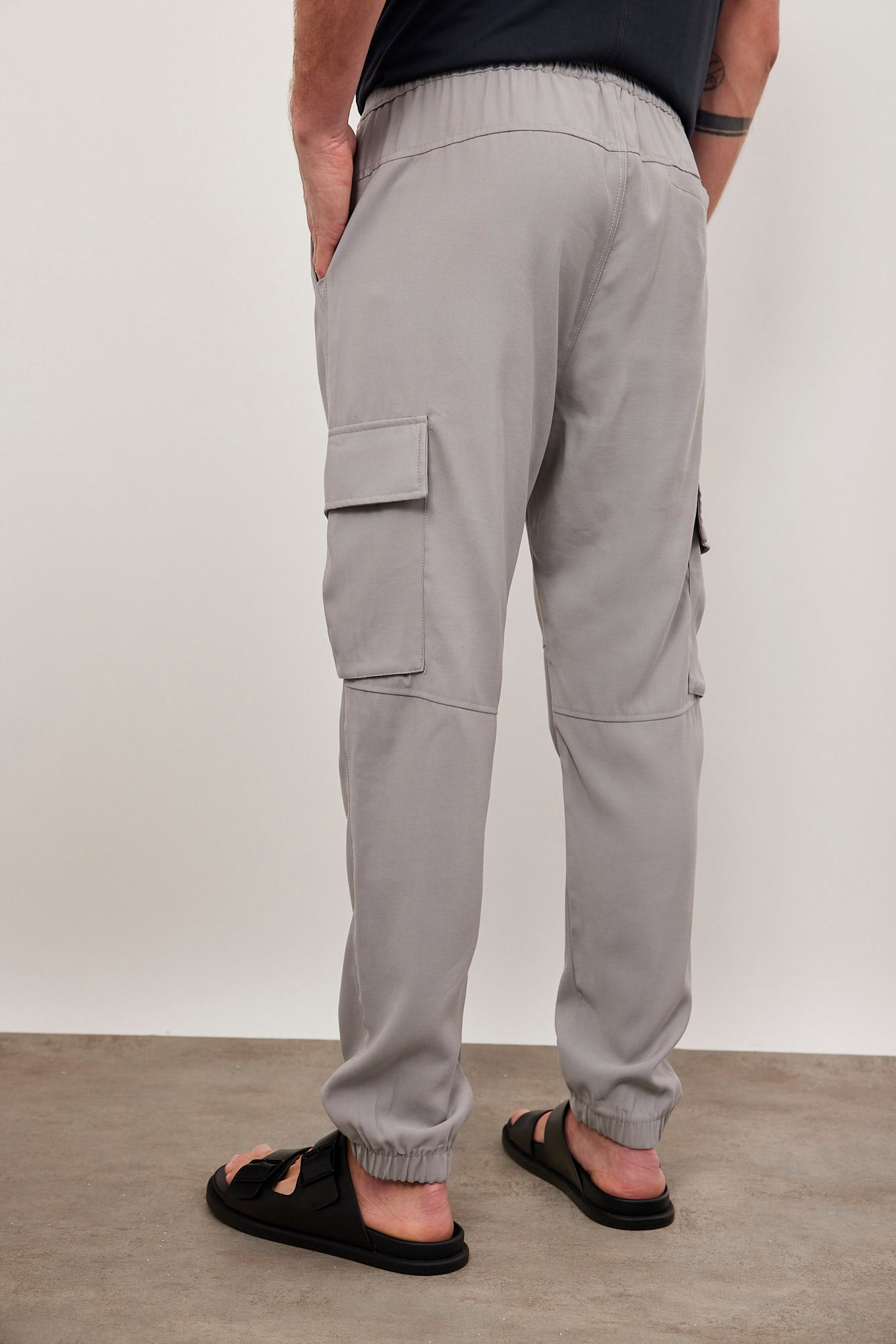 מכנסי טרנינג במראה דגמ"ח סיומת גומי - ITAY BRANDS