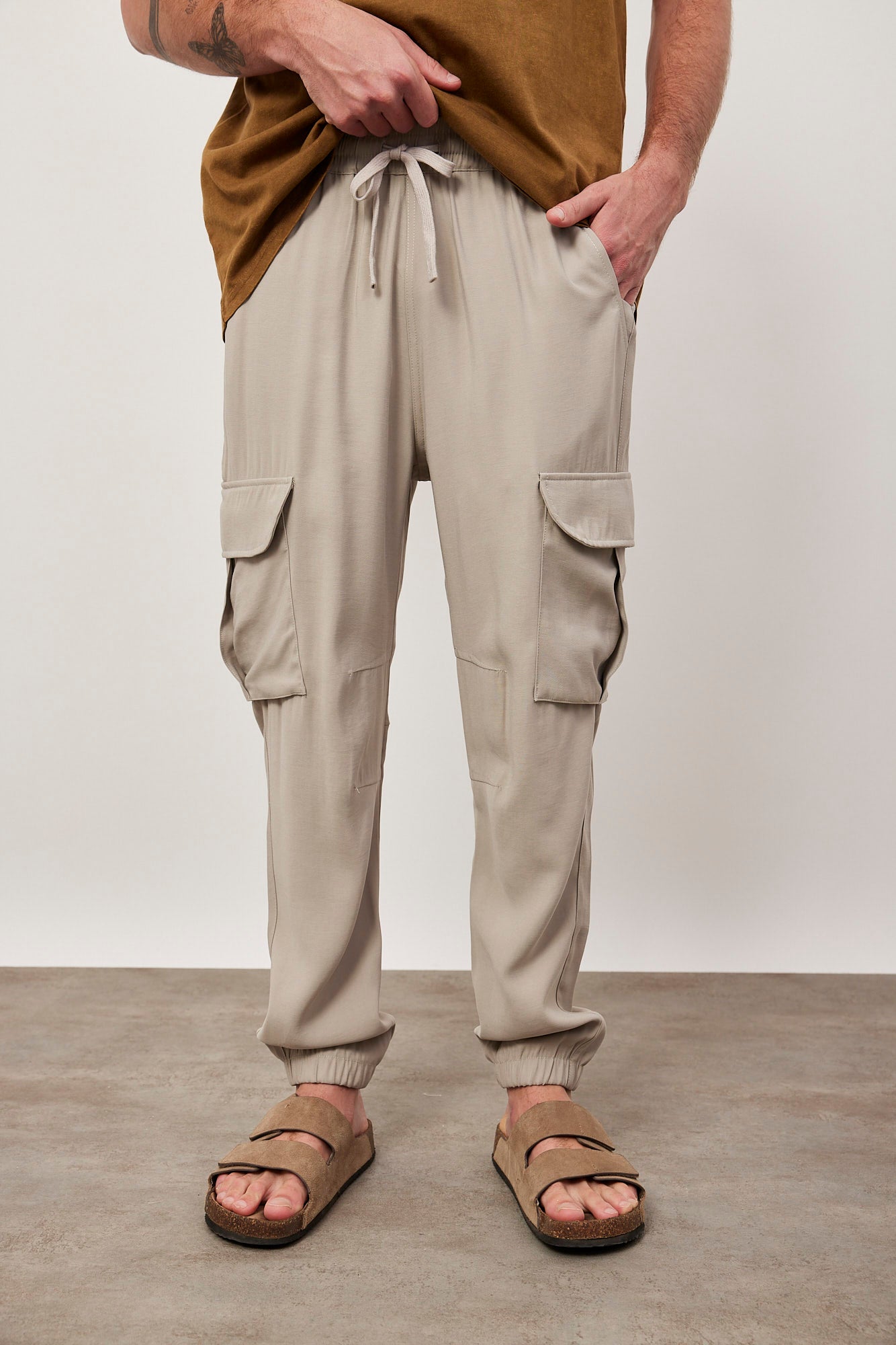 מכנסי טרנינג במראה דגמ"ח סיומת גומי - ITAY BRANDS