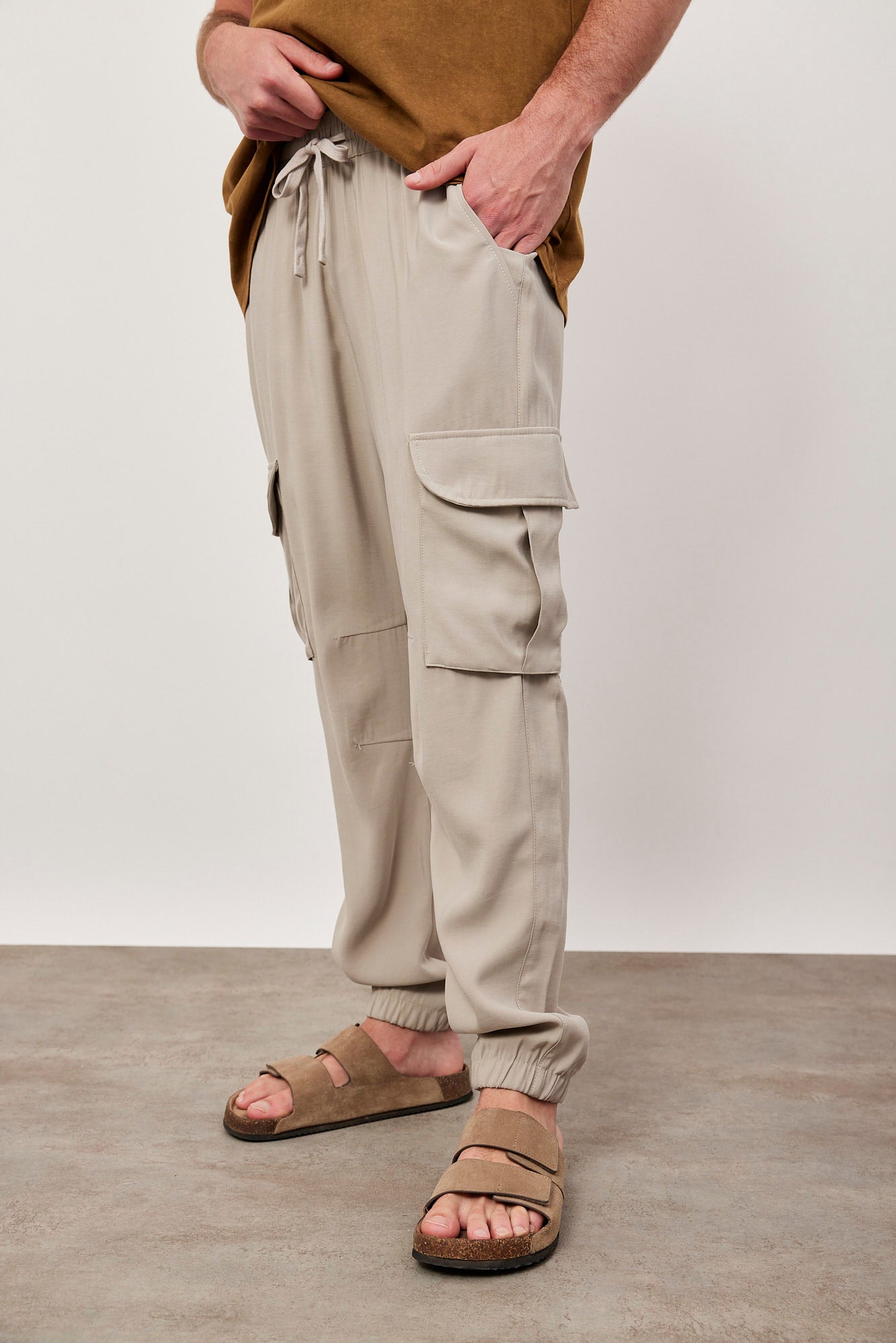 מכנסי טרנינג במראה דגמ"ח סיומת גומי - ITAY BRANDS