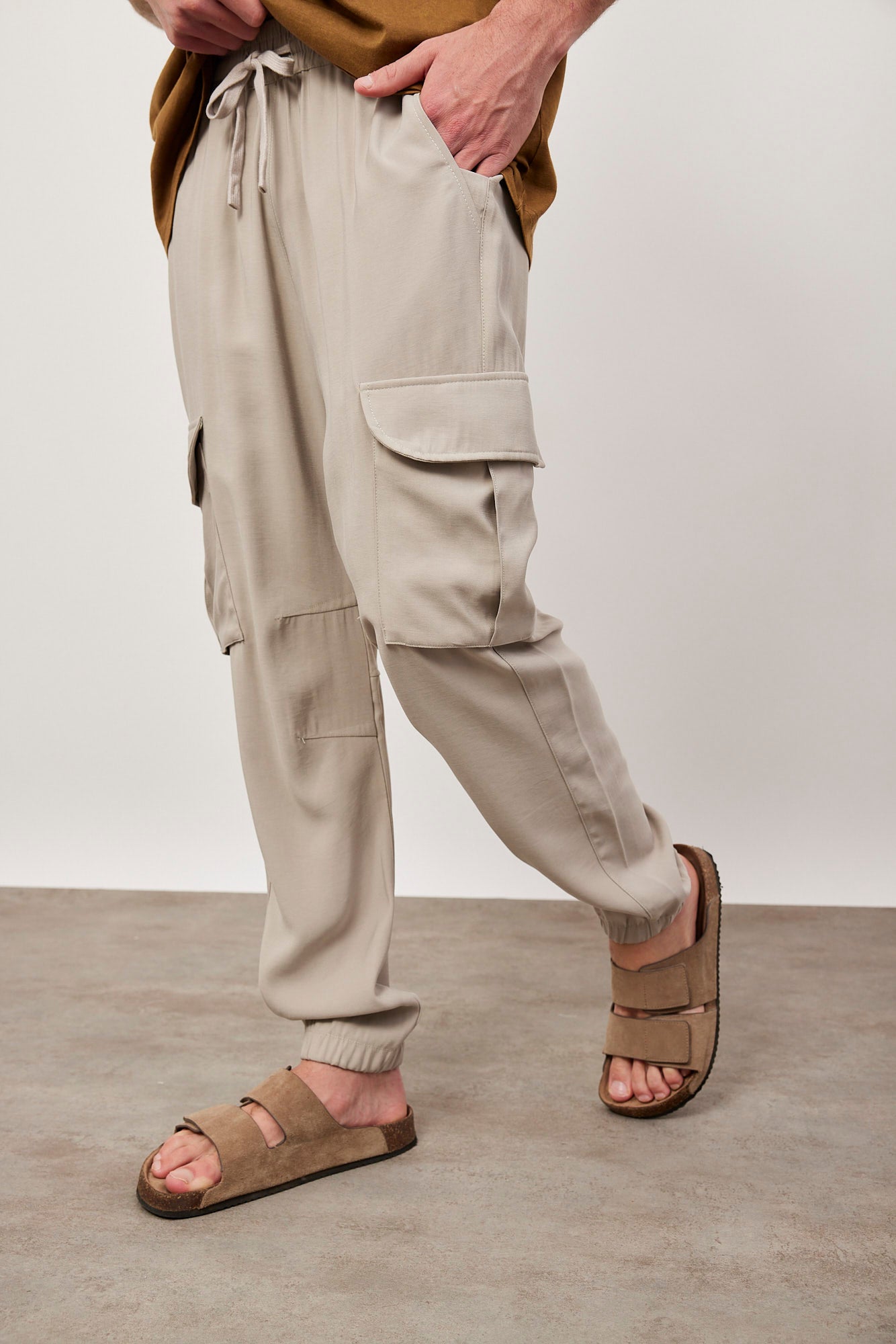 מכנסי טרנינג במראה דגמ"ח סיומת גומי - ITAY BRANDS