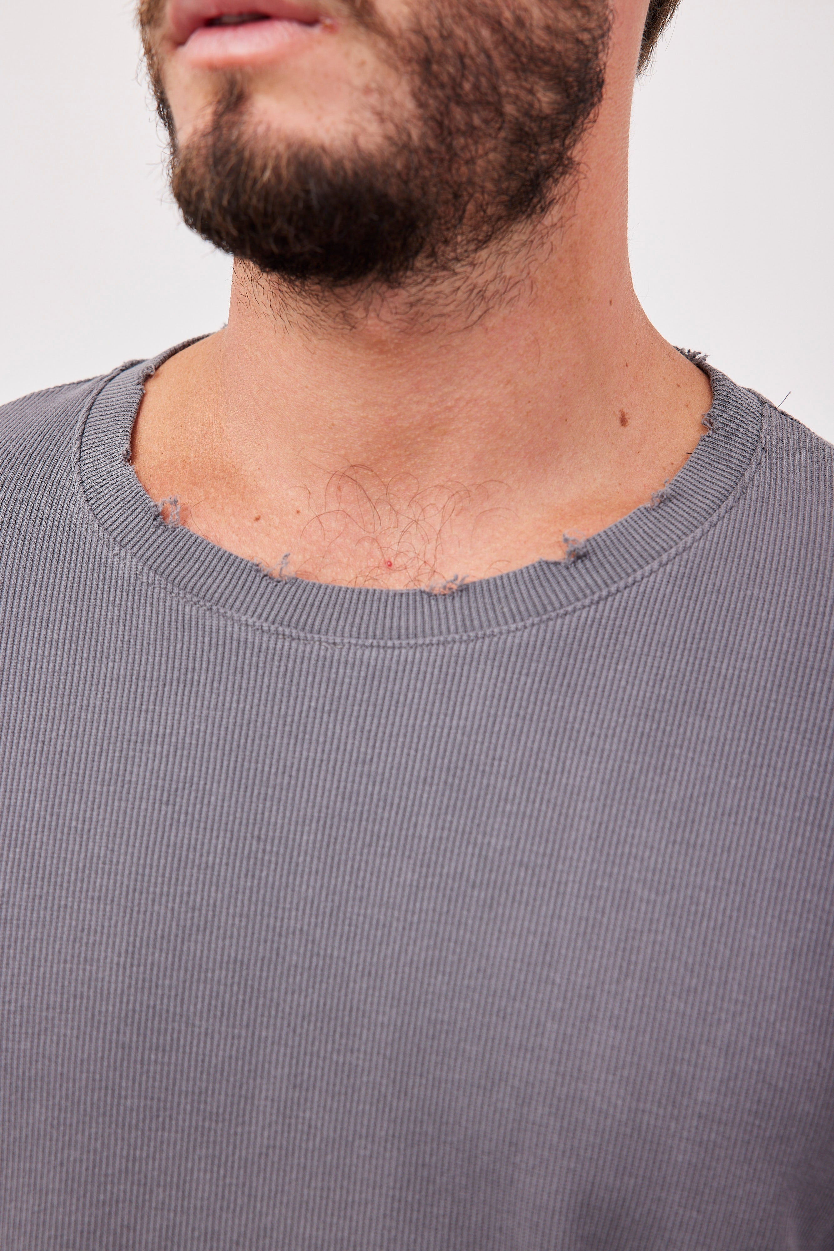 חולצה ארוכה בטקסטורת פסים בסיומת פרומה - ITAY BRANDS