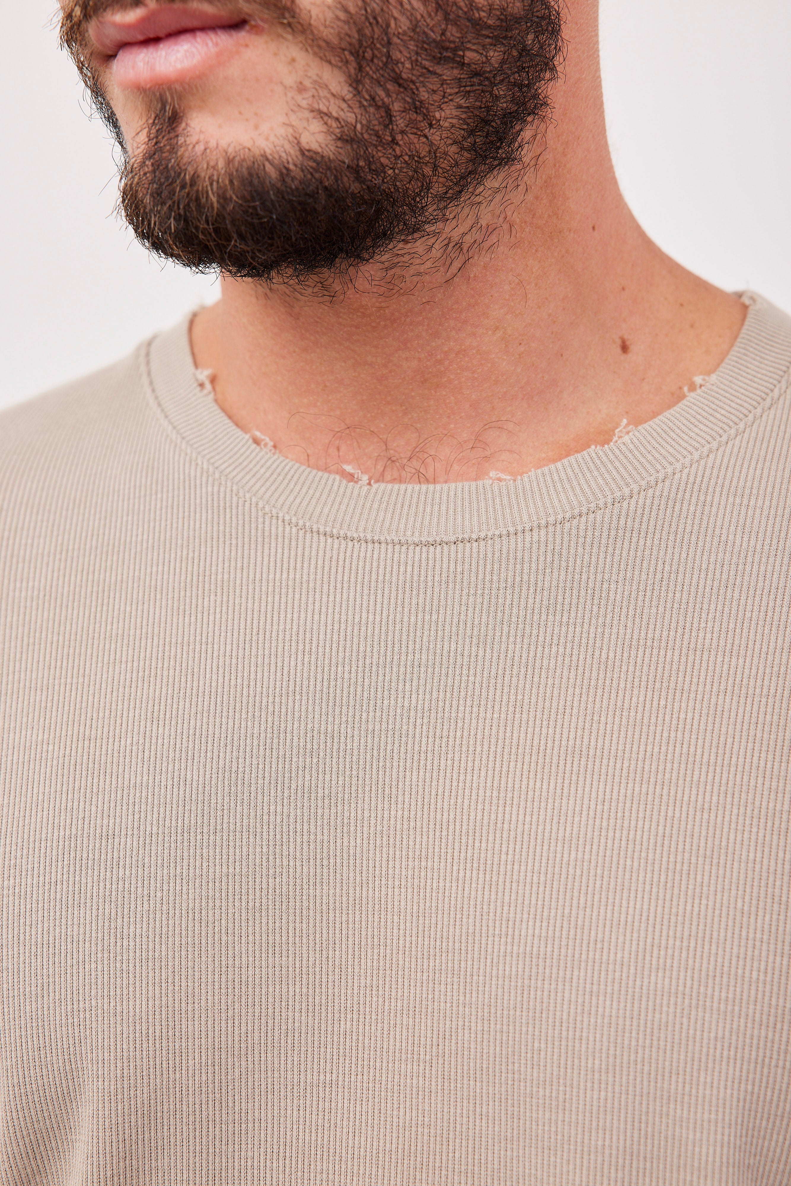 חולצה ארוכה בטקסטורת פסים בסיומת פרומה - ITAY BRANDS