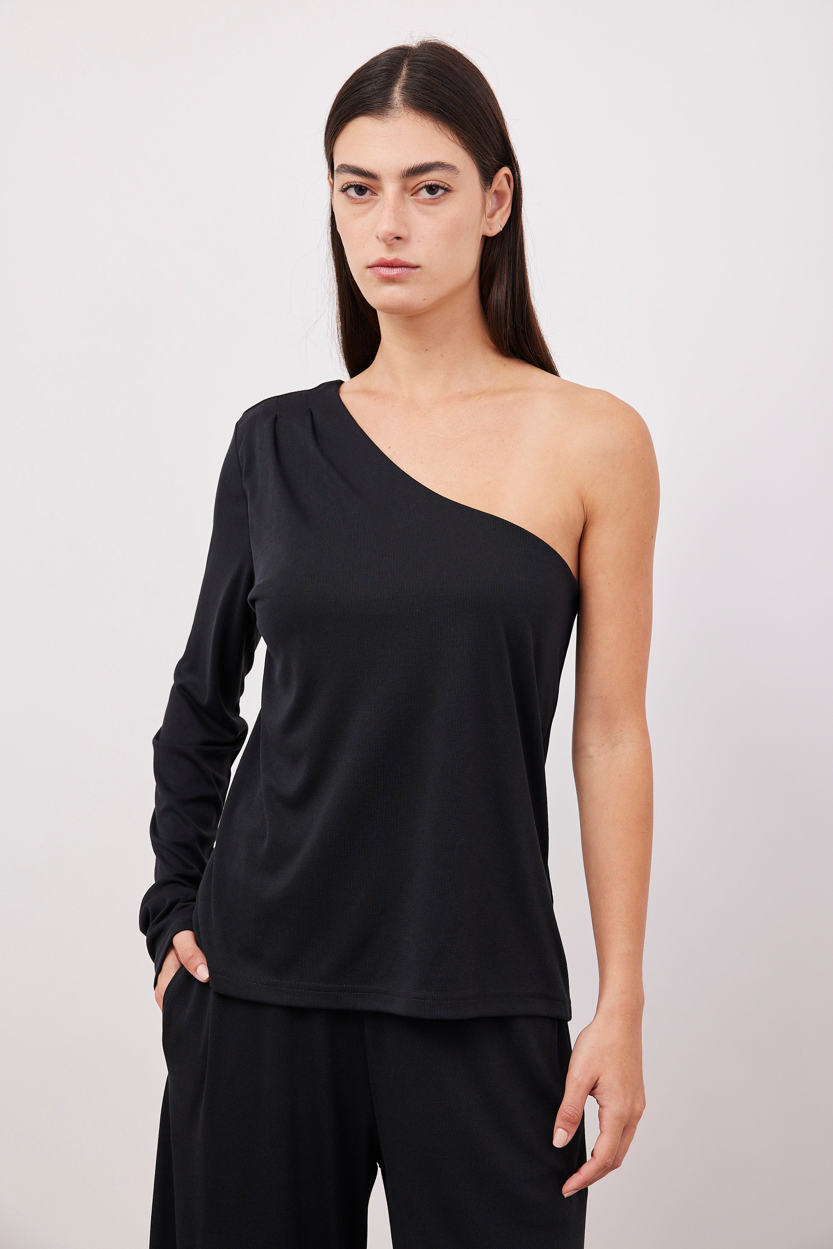 חליפת וואן שולדר בד מודל - ITAY BRANDS