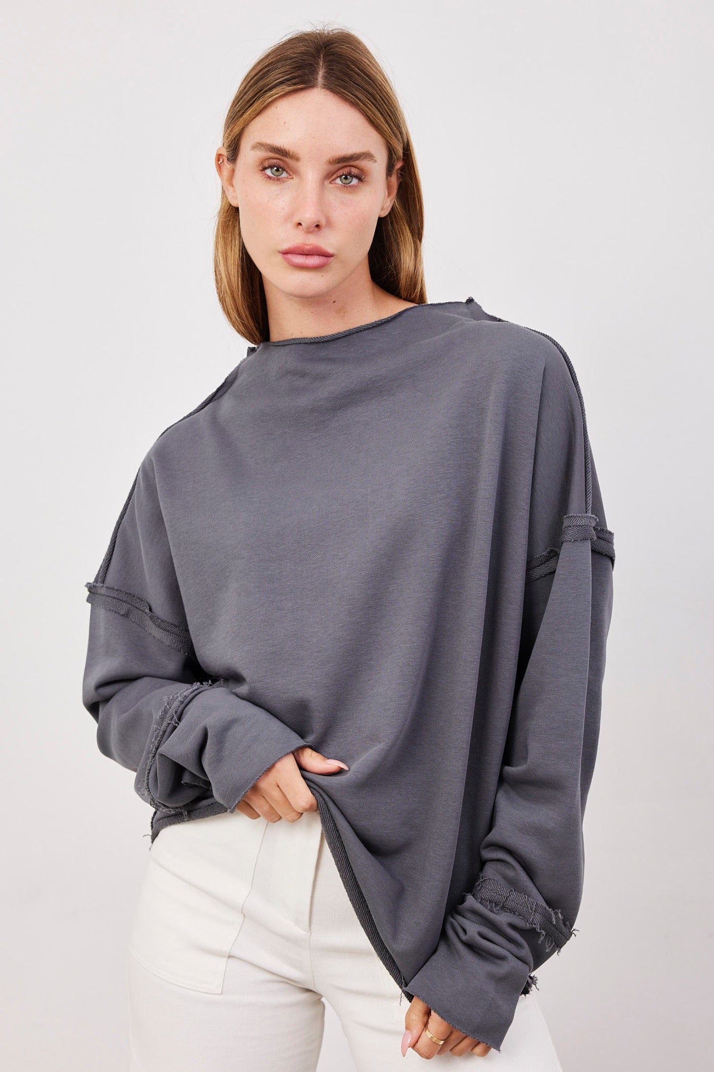 סווטשרט אוברסייז עם תיפורים בולטים - ITAY BRANDS