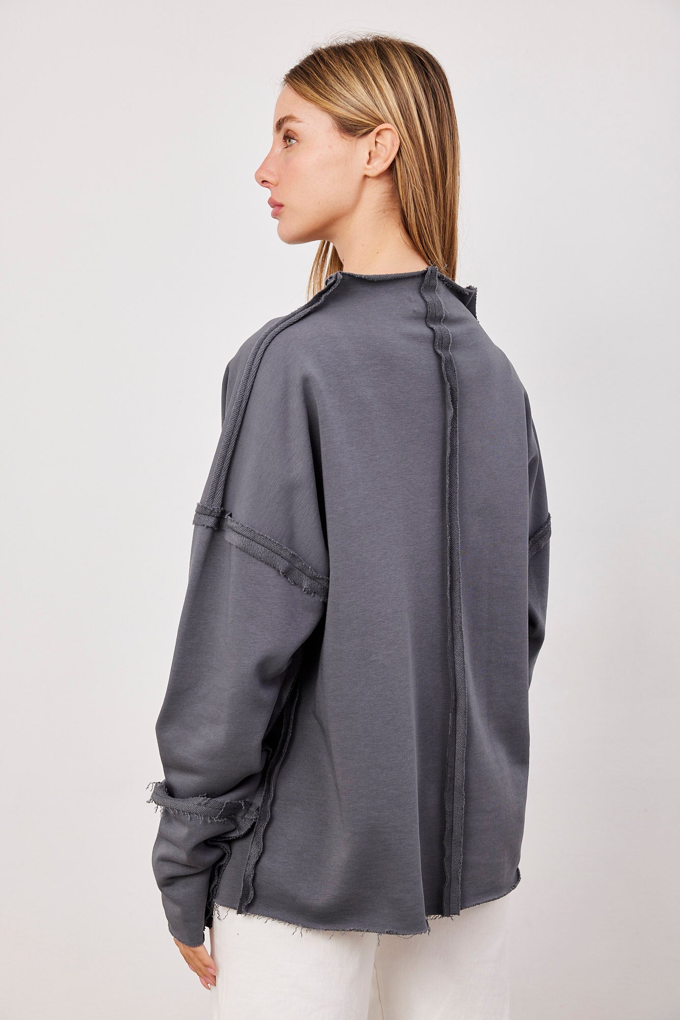 סווטשרט אוברסייז עם תיפורים בולטים - ITAY BRANDS