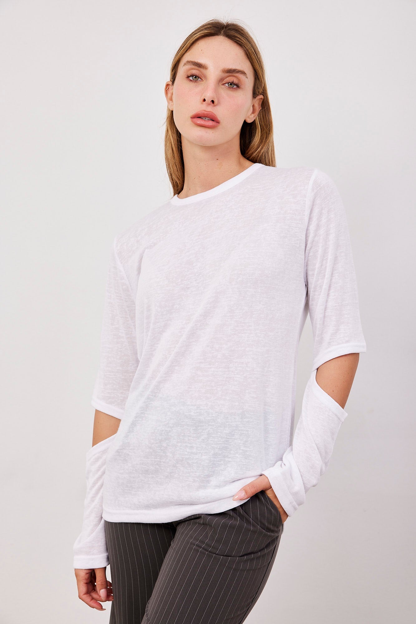 חולצה ארוכה עם פתחים בשרוול - ITAY BRANDS