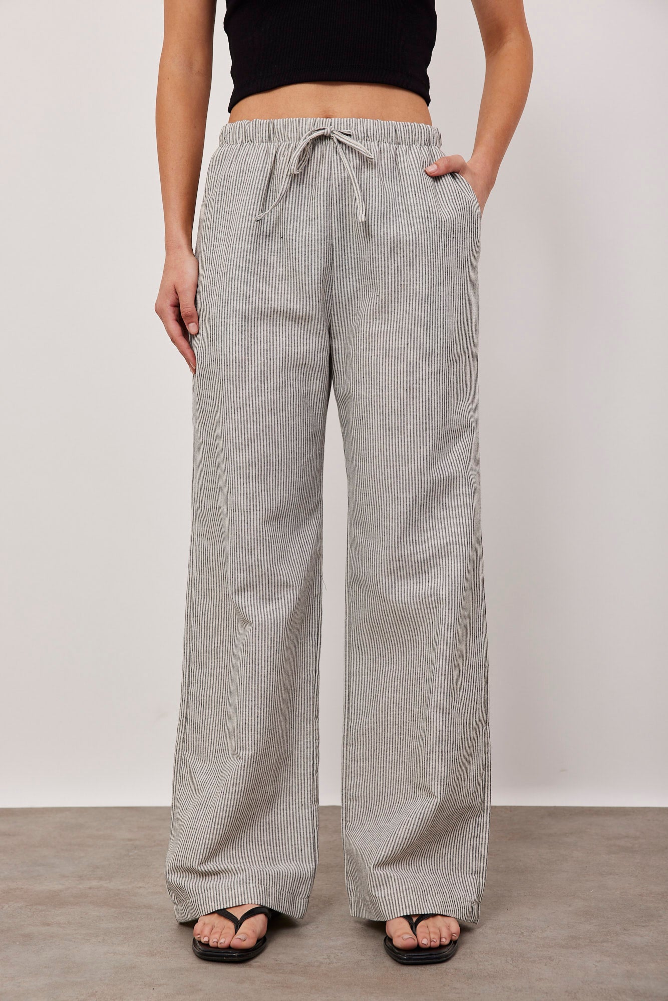 מכנסי פסים ארוכים במראה פשתן - ITAY BRANDS